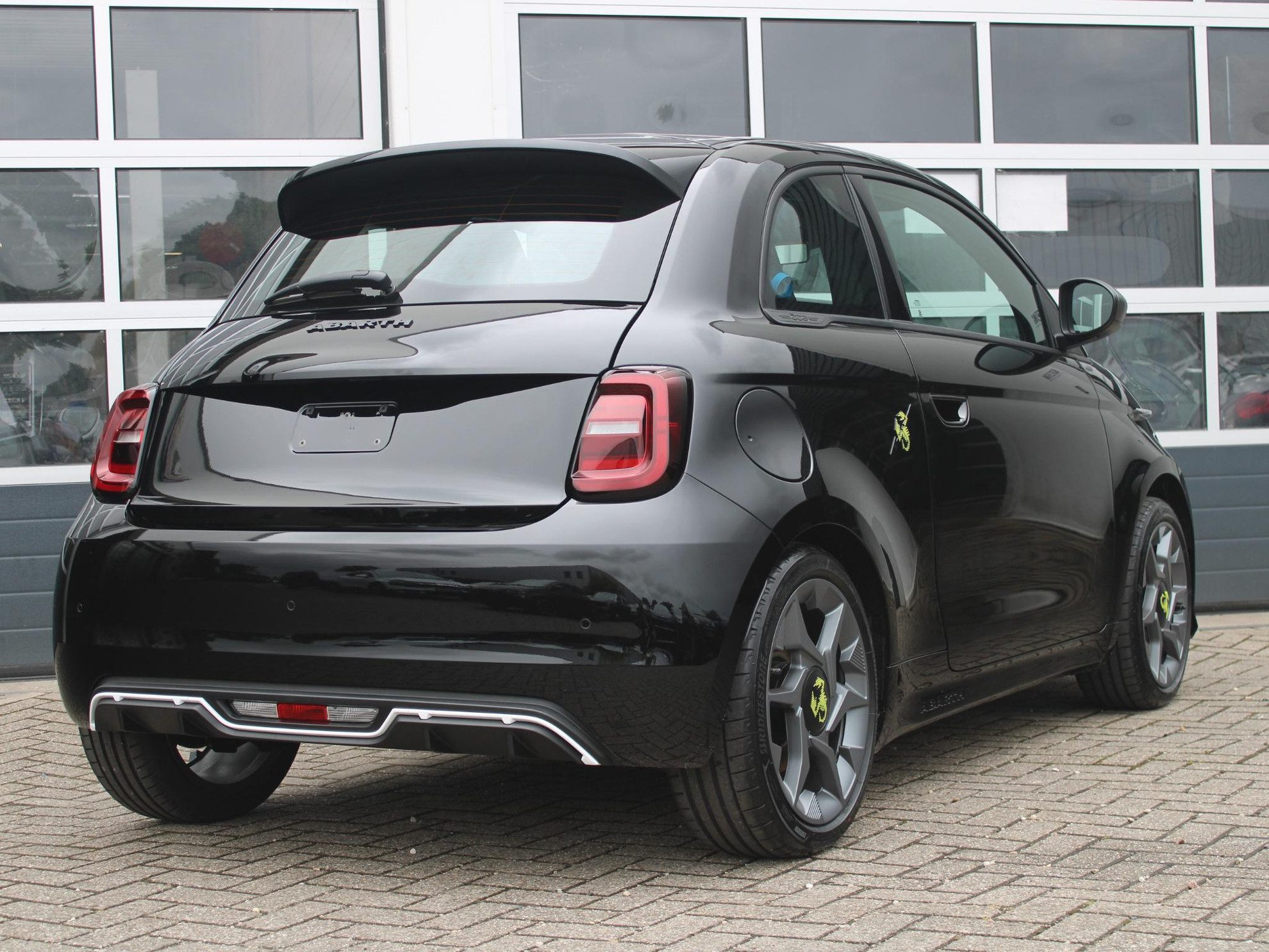 Abarth 500e 42 kWh 155pk | Uit voorraad leverbaar | Navi | Clima | Cruise | 17″ | PDC | Apple Carplay