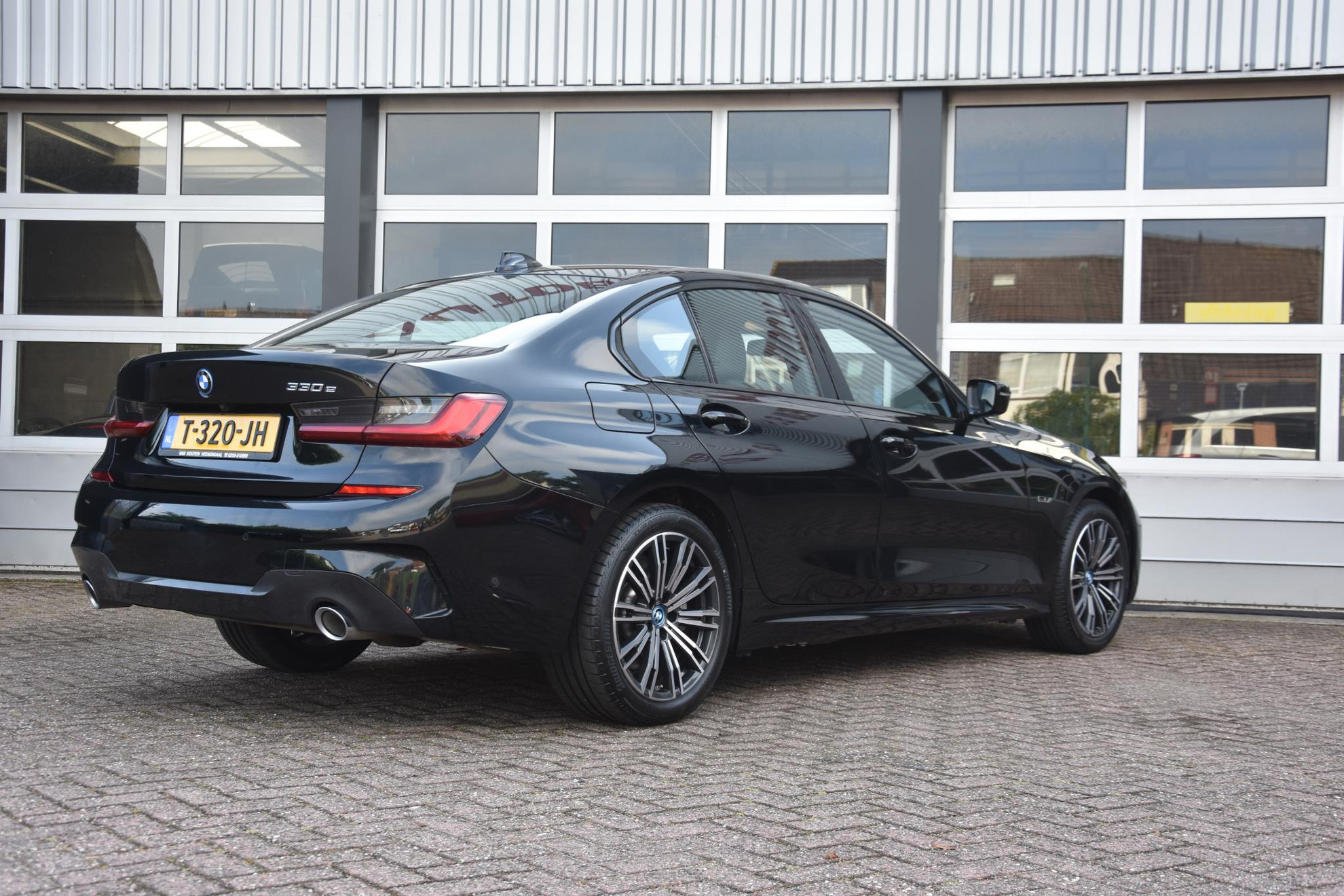 BMW 3-serie 330e M SPORT PAKKET LET OP; 18000KM NIEUW