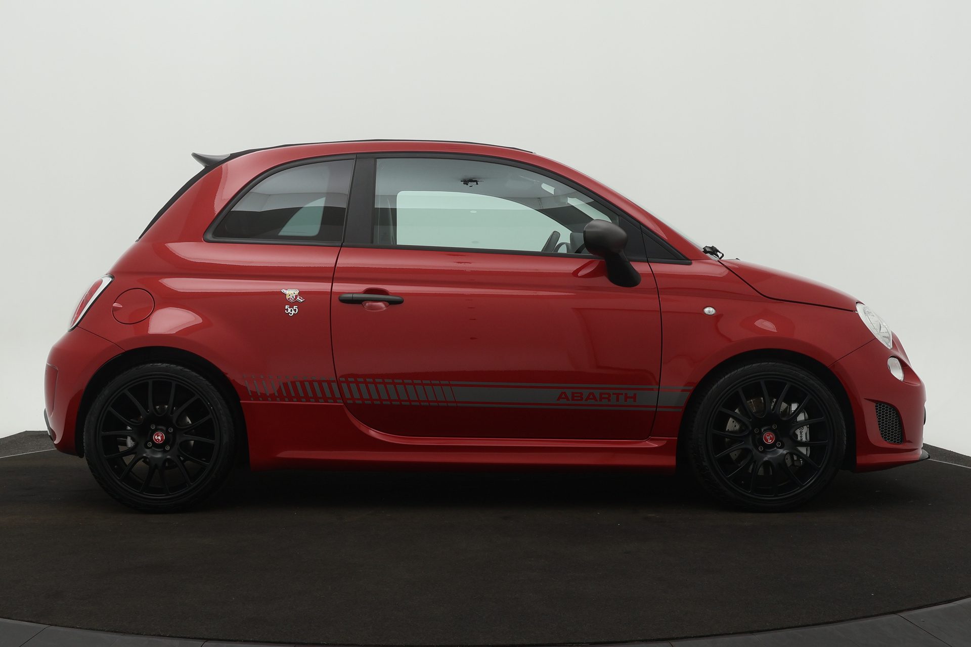 Abarth 595 – C BWJ 2016 1.4 T-Jet 180 PK  Abarth 595 Competizione CABRIO / HALF LEDER / SPORT STOELEN / CLIMA / LMV / AUX / PARKEERSENSOREN / STUURBEDIENING  / PARKEERSESORDEN