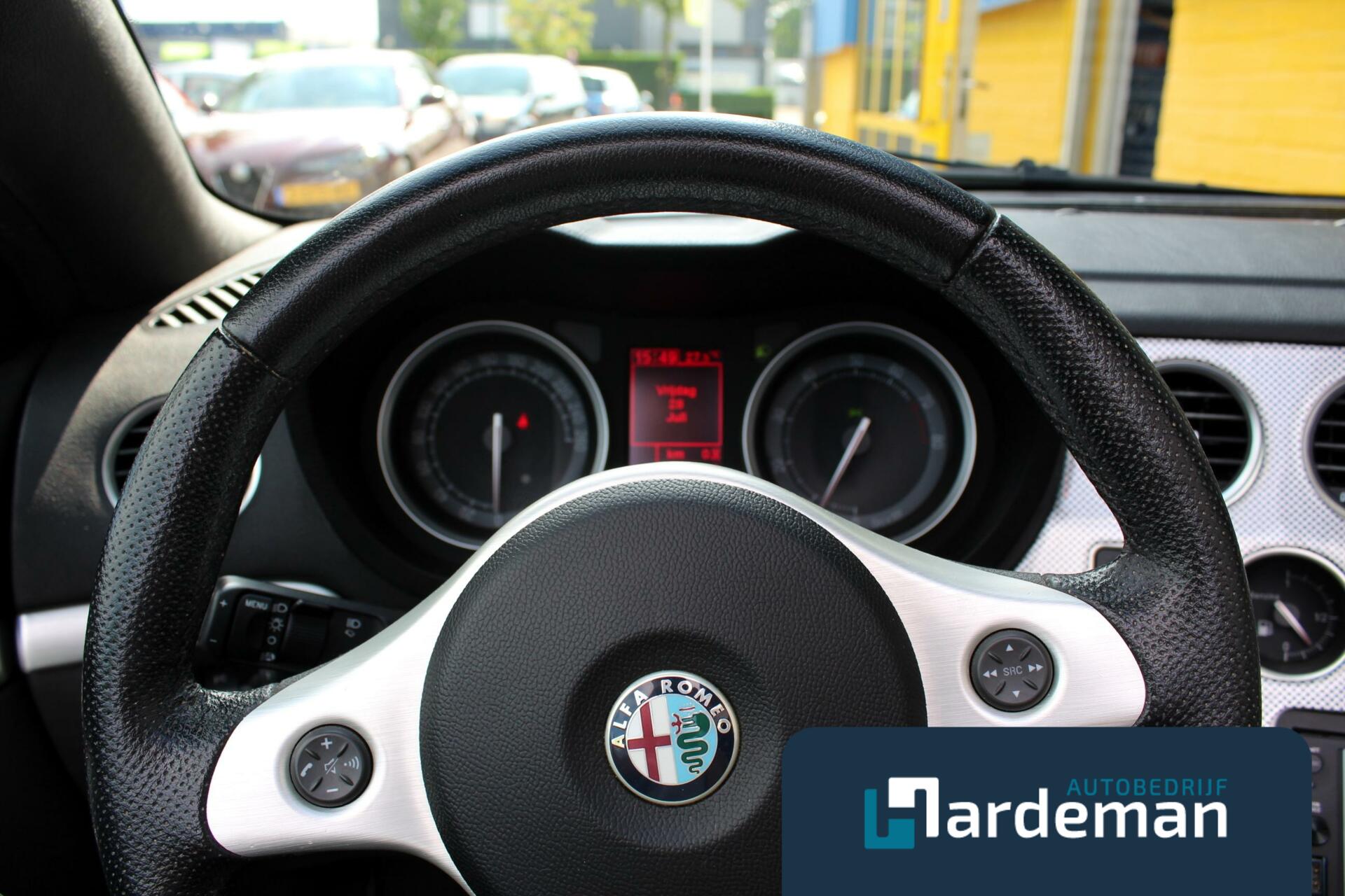 Alfa Romeo Spider 2.2 JTS Carplay Leder