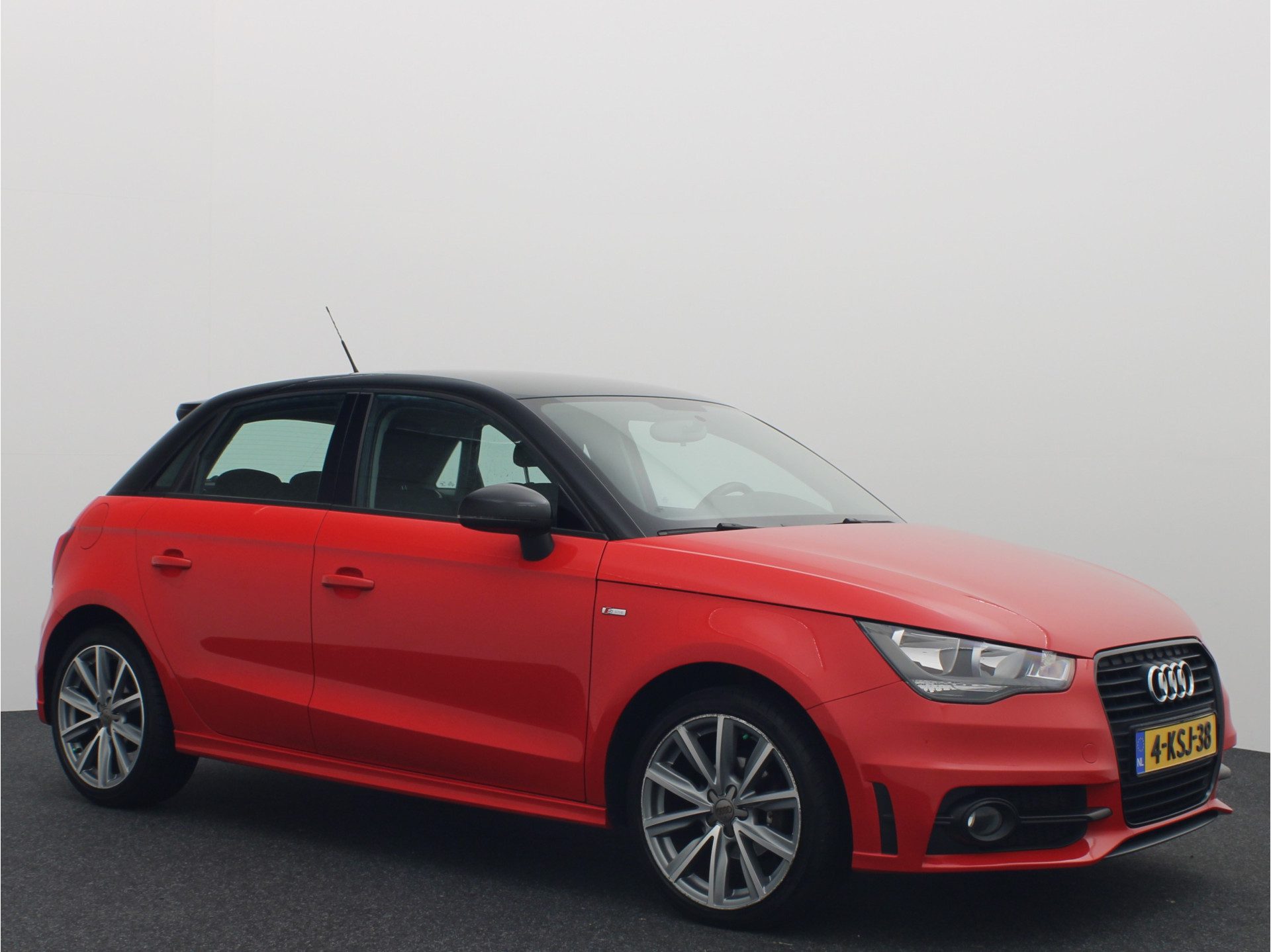 Audi A1 Sportback 1.2 TFSI Admired S-LINE / AIRCO / NAVI / BLUETOOTH / CRUISE / 5PERS / ELEK RAMEN / NL-AUTO