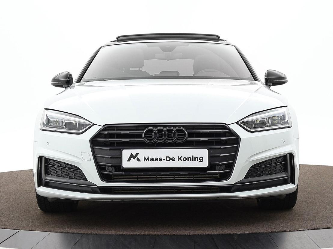 Audi A5 Sportback 35 TFSI 150pk S-Tronic Sport S-line Black Edition | S-line | Panoramadak | P-Sensoren | Navi | Smartphone Interface | Zwart Optiek |