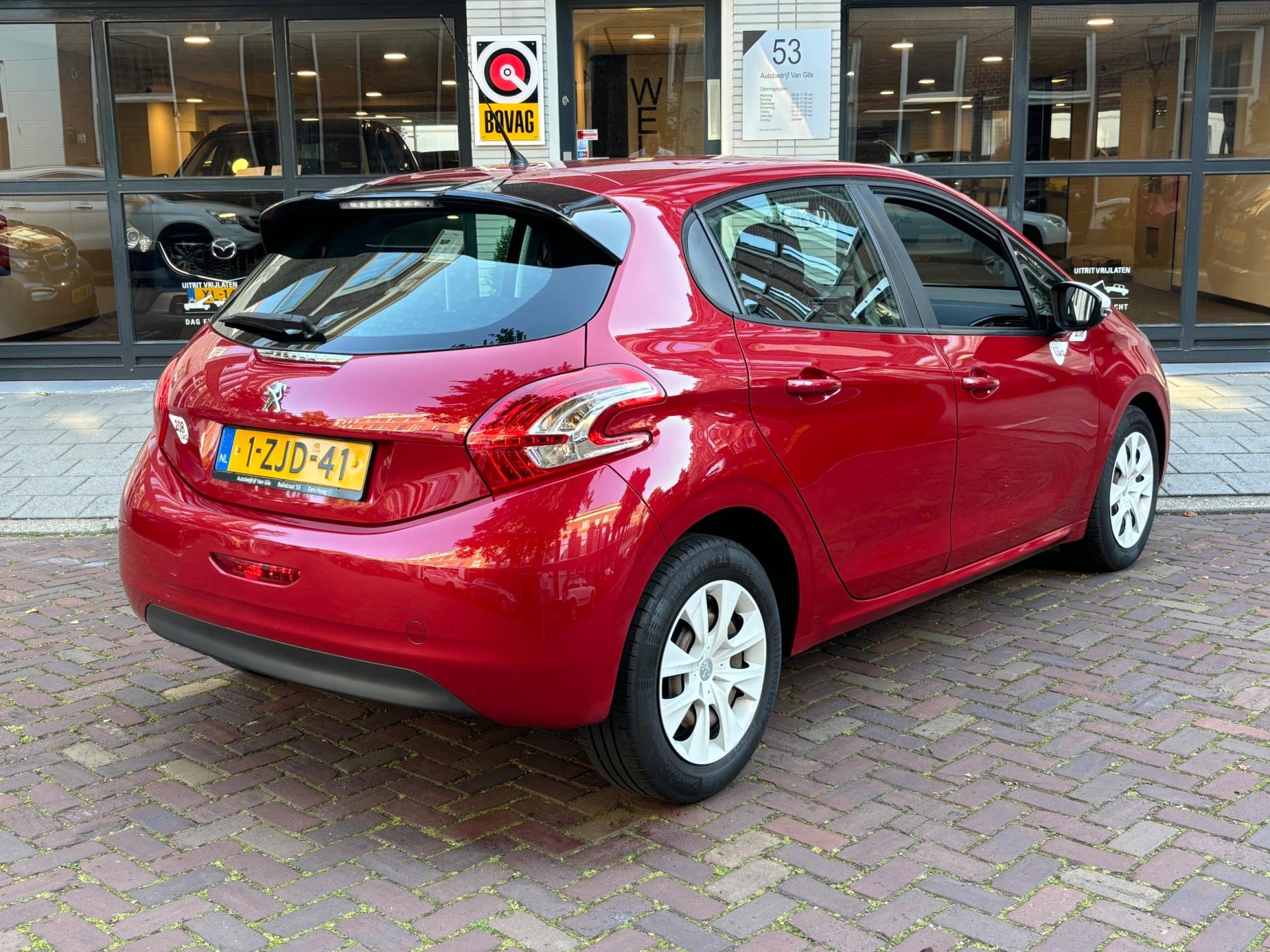 Peugeot 208 1.0 PureTech LIKE | AIRCO | CRUISE CONTROL | NAVIGATIE | BLUETOOTH |