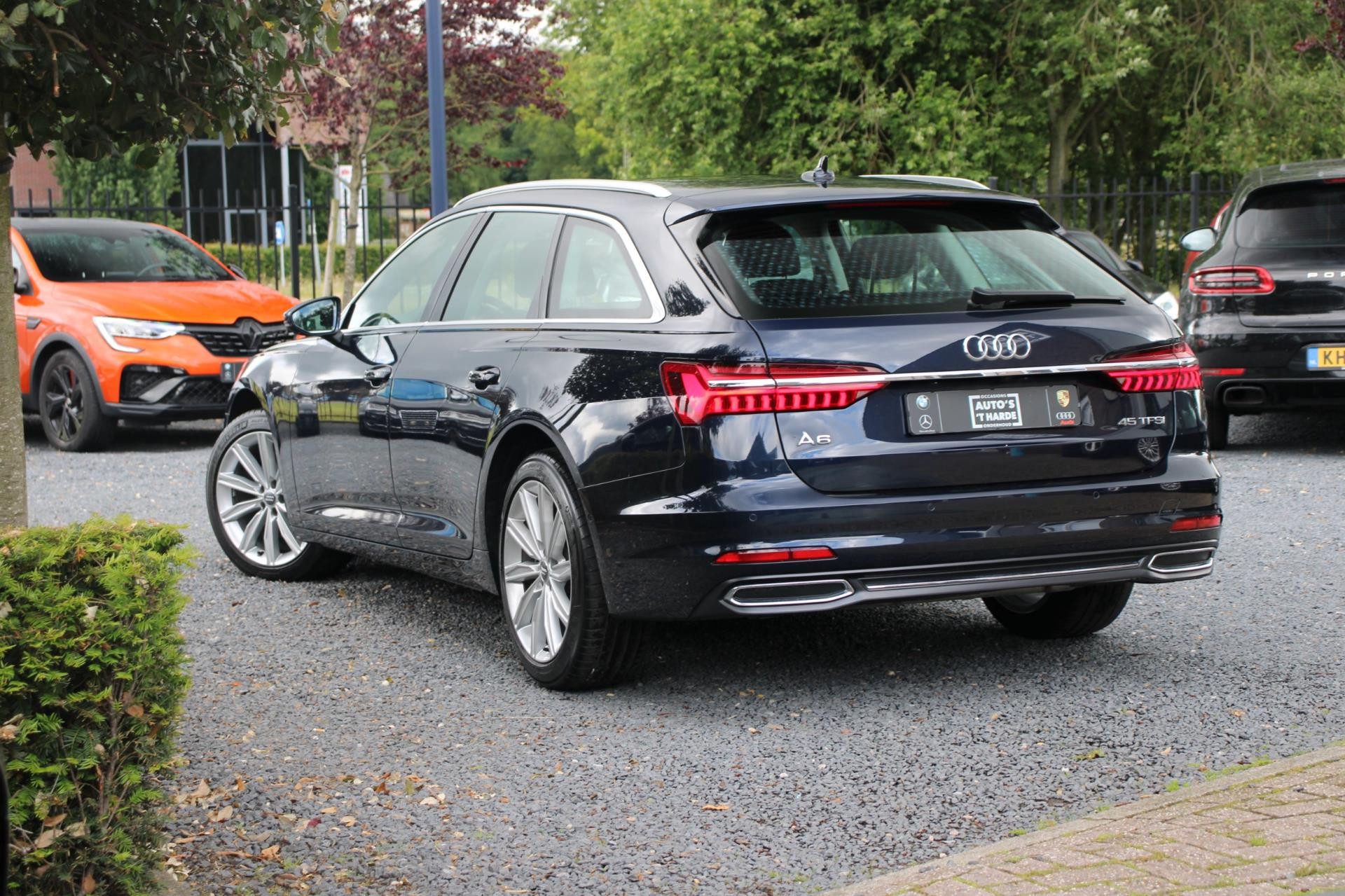 Audi A6 Avant 45 TFSI Business Edition 245 PK Sport Adaptive 360 Camera LED Matrix 19”