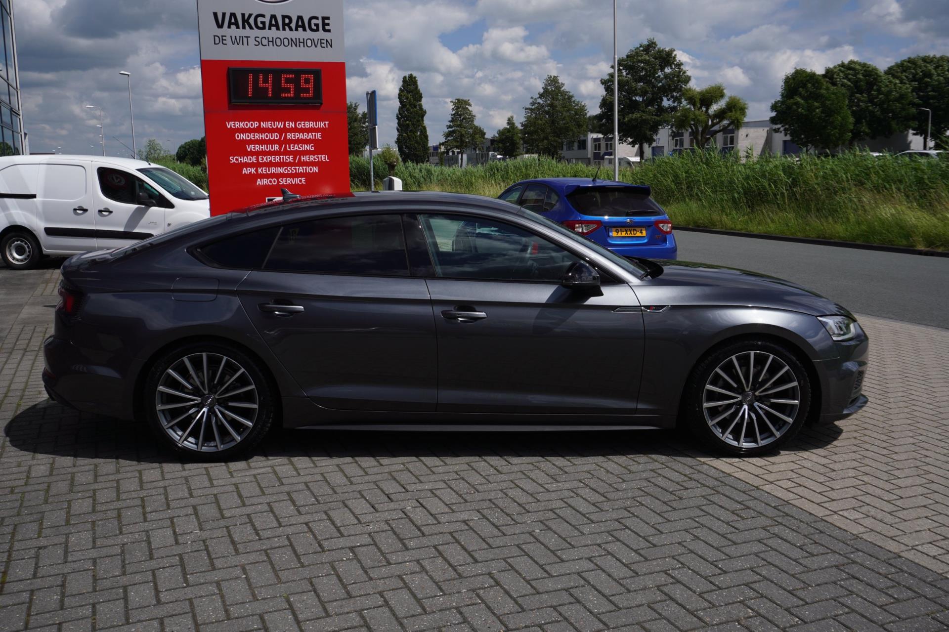 Audi A5 Sportback 35 TFSI Sport S-line black edition / Navi / Airco