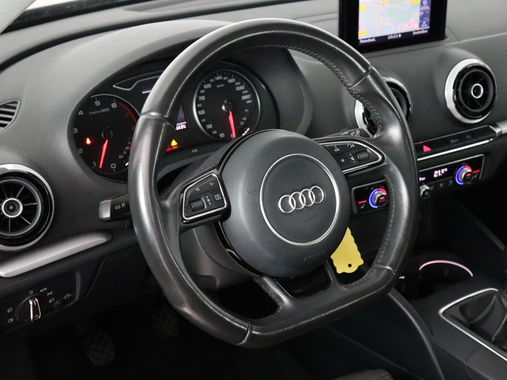 Audi A3 1.4 TFSI Attraction (Climate / Led / PDC / 17 Inch / Sportstoelen / Xenon)