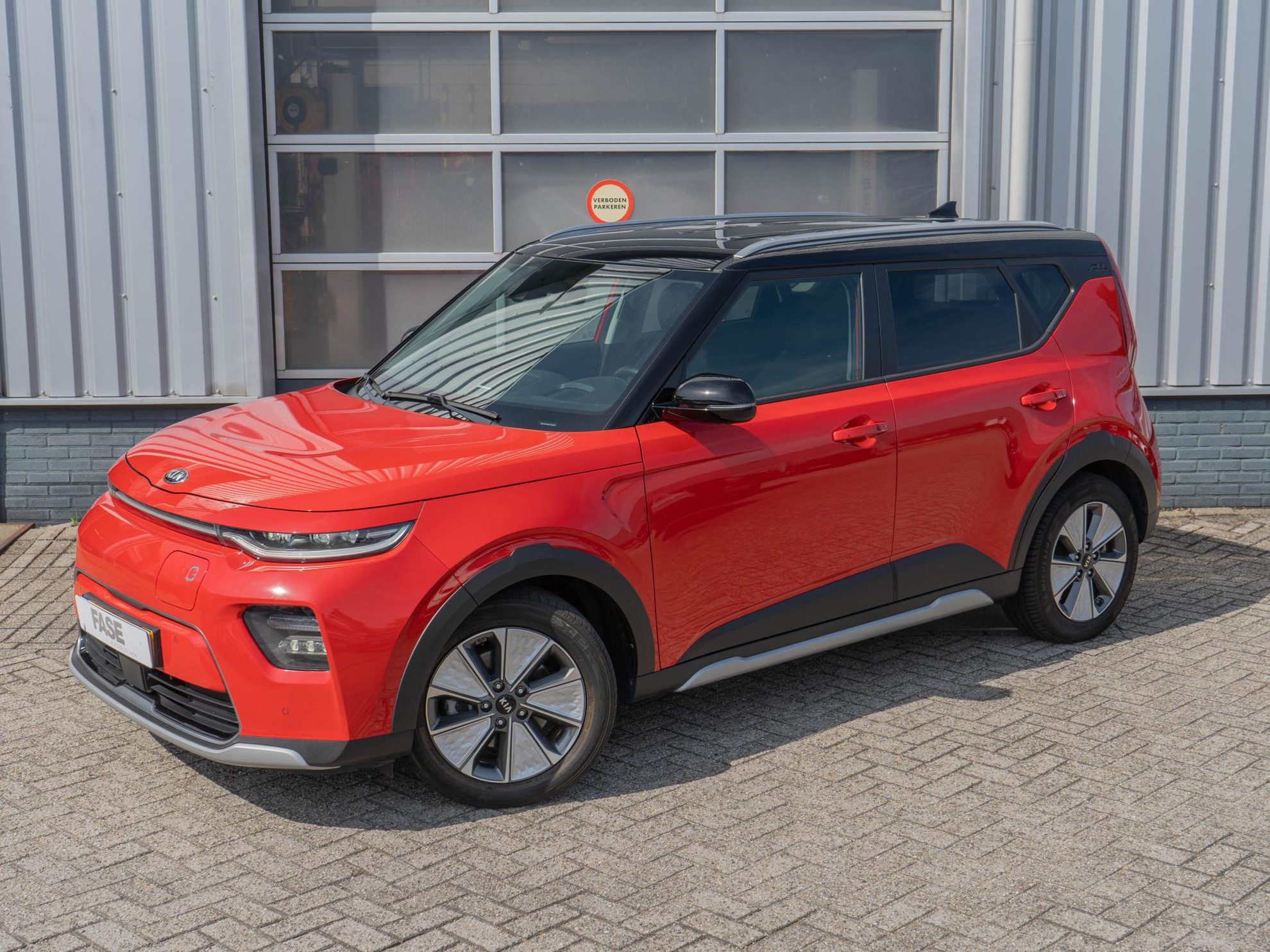 Kia e-Soul ExecutiveLine 64kWh | BTW auto | Stoelventilatie/verwarming  | Stuurverwarming | PDC voor & achter | Camera | Stoelverwarming achter