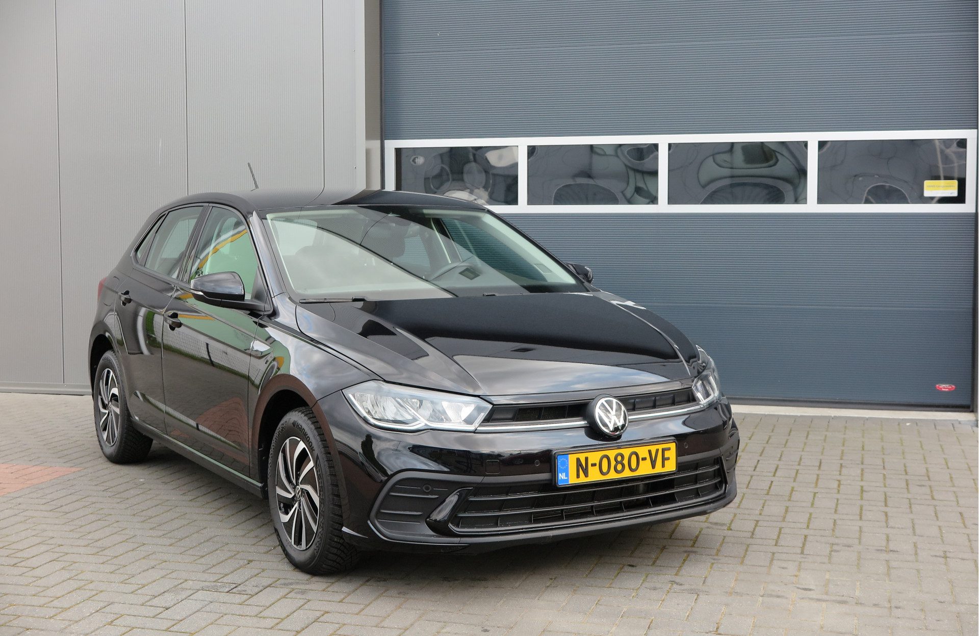 Volkswagen Polo 1.0 TSI 95pk Life Adaptive cruise, DAB+ , Carplay, PDC , Buitenspiegels inklapbaar. Navigeren via smartphone,etc.