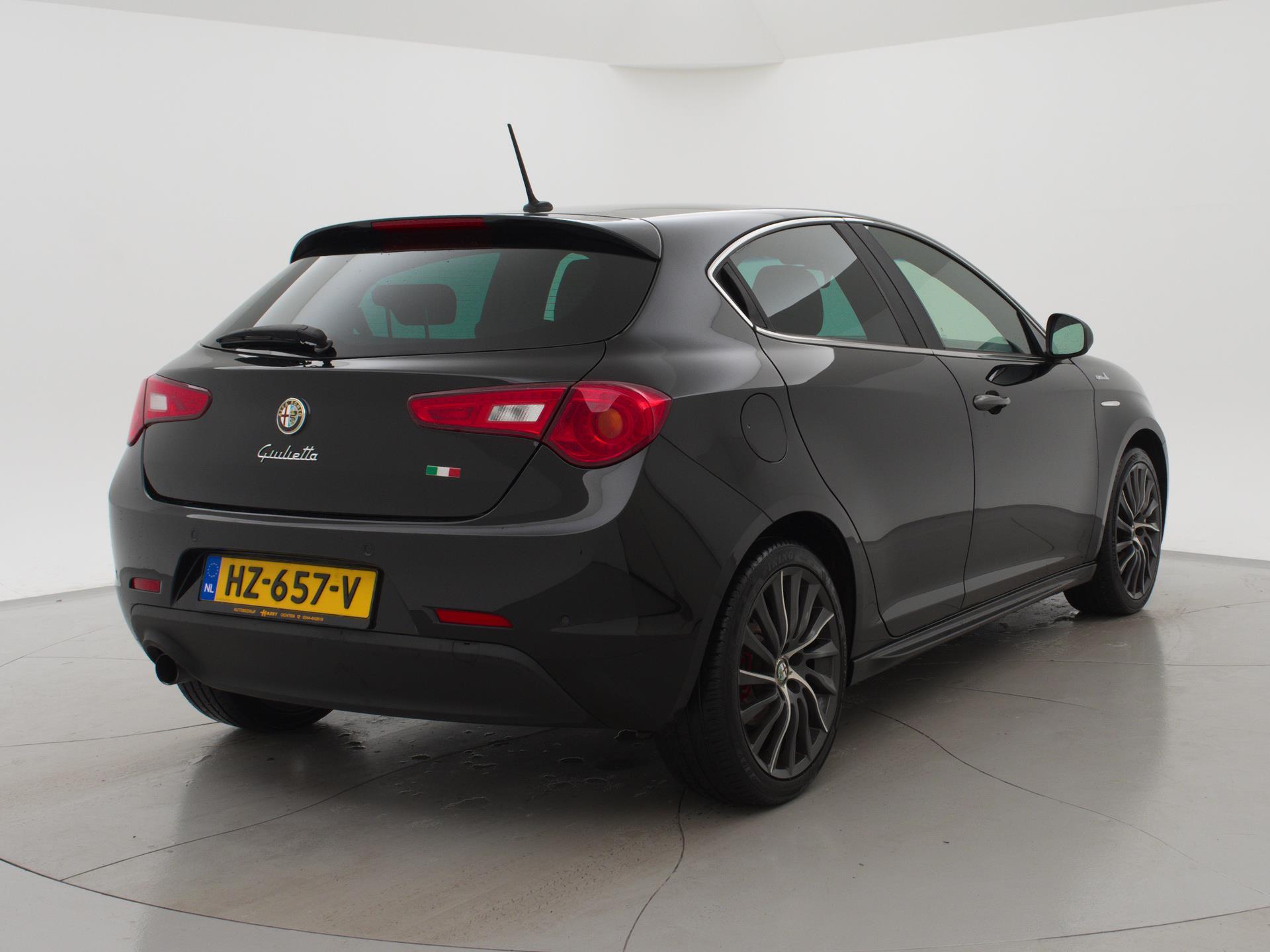 Alfa Romeo Giulietta 1.4 T 170 PK EXCLUSIVE AUT. + 18 INCH / NAVIGATIE / CRUISE / CLIMATE CONTROL