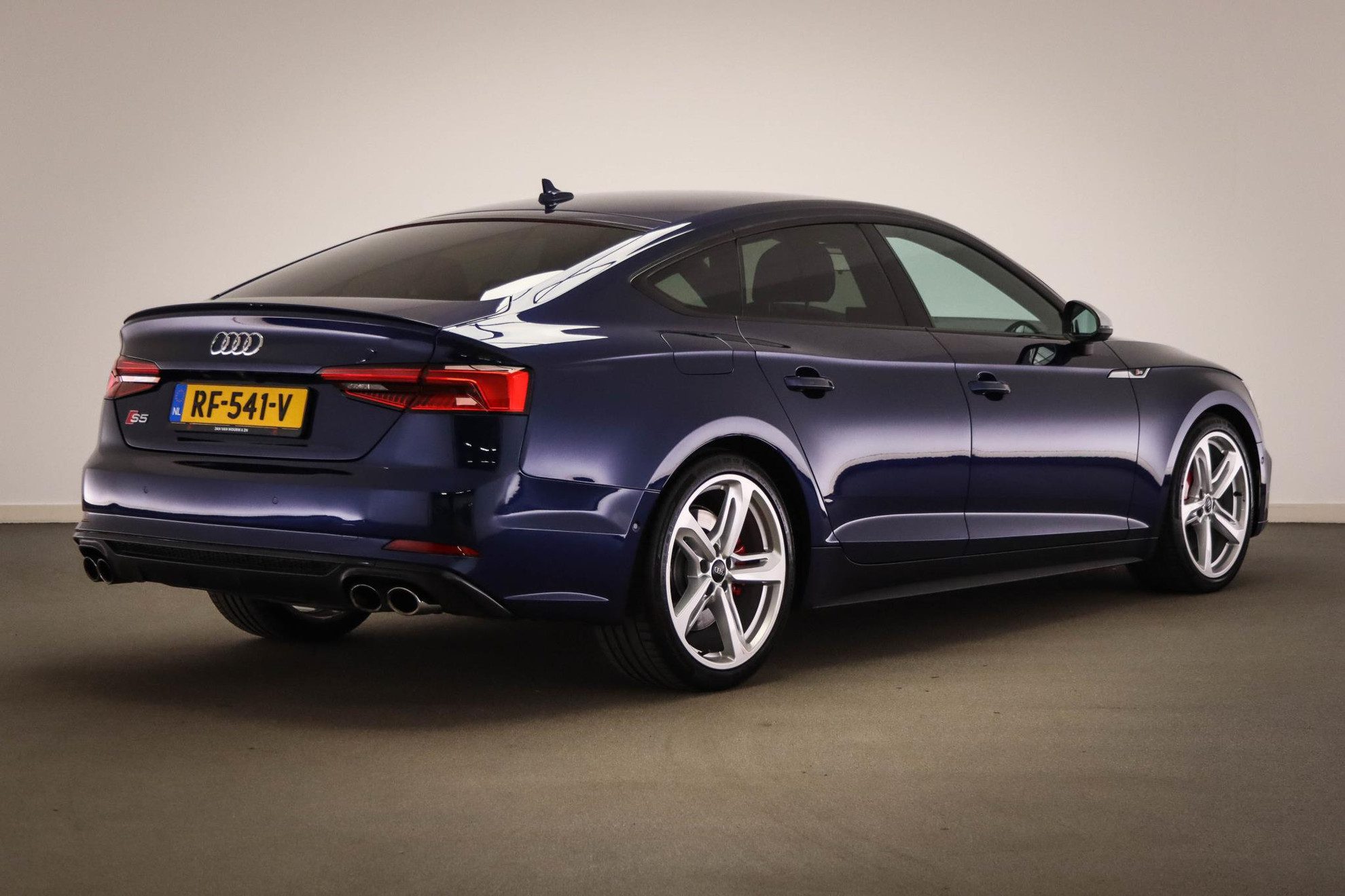 Audi A5 Sportback 3.0 TFSI S5 quattro Pro Line Plus | VIRTUAL | ASSISTENTIE CITY EN PARKING / TOUR- PACK | LED | 360 CAMERA | TREKHAAK | 19″ | DEALER ONDERHOUDEN