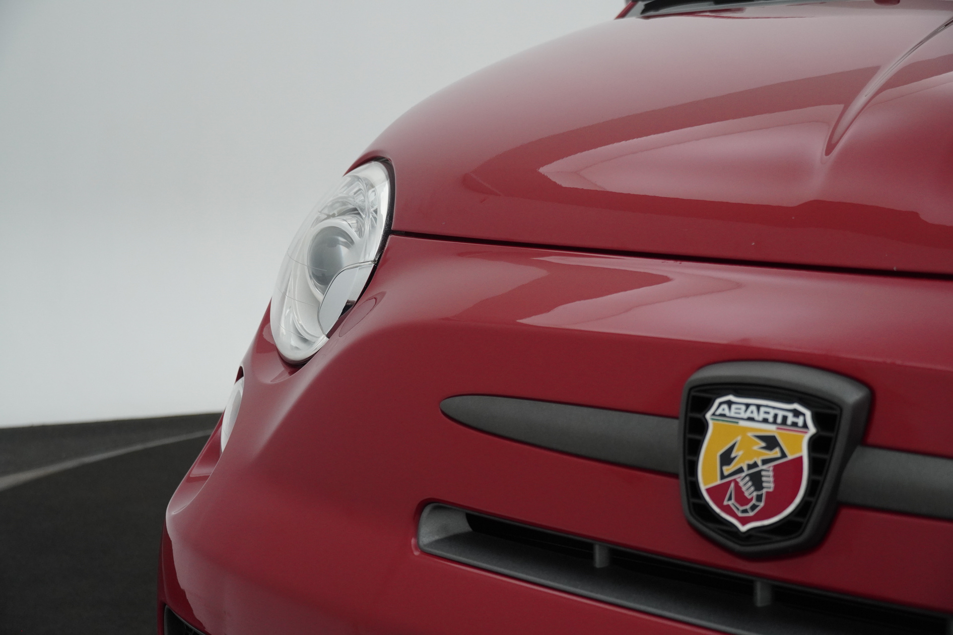 Abarth 595 – C BWJ 2016 1.4 T-Jet 180 PK  Abarth 595 Competizione CABRIO / HALF LEDER / SPORT STOELEN / CLIMA / LMV / AUX / PARKEERSENSOREN / STUURBEDIENING  / PARKEERSESORDEN