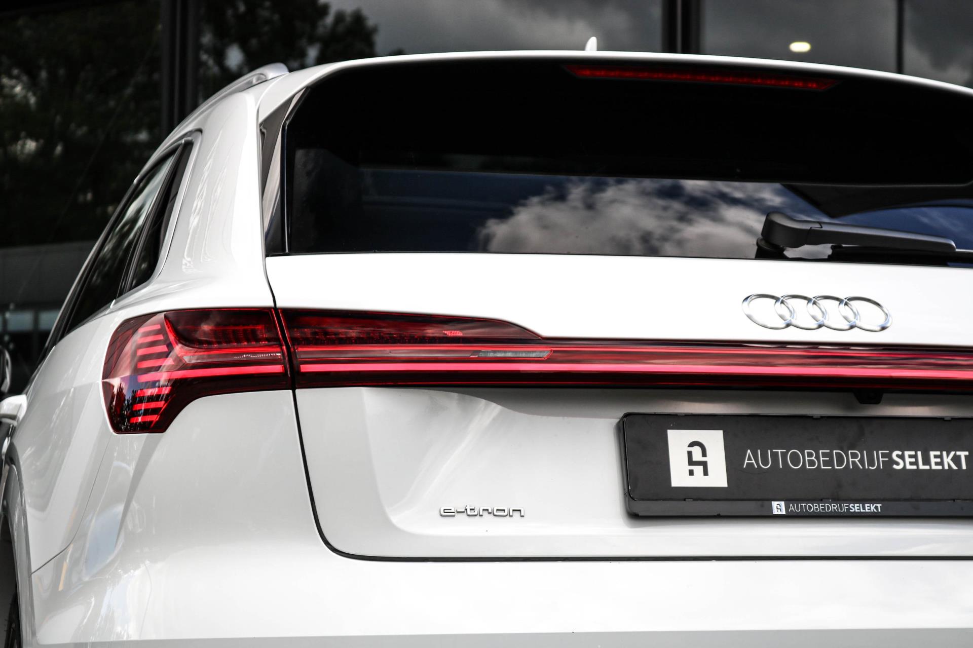 Audi E-tron 50 S-LINE – PANO – B&O – ZEER LUXE!