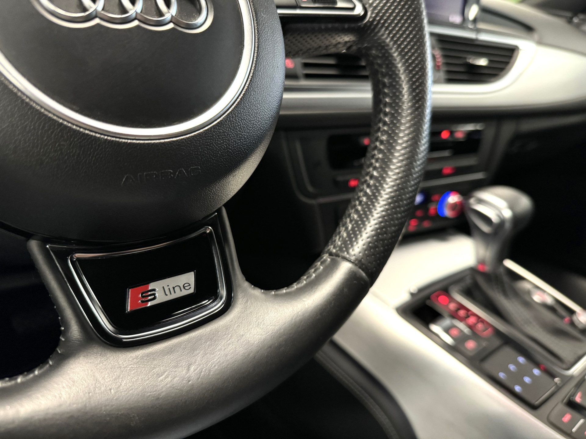 Audi A6 Limousine 2.0 TFSI S-Line Sport Edition | Parkeersensoren | Bluetooth | Xenon | LED | Airconditioning | Multifunctioneel Stuurwiel | Zwarte Hemel |