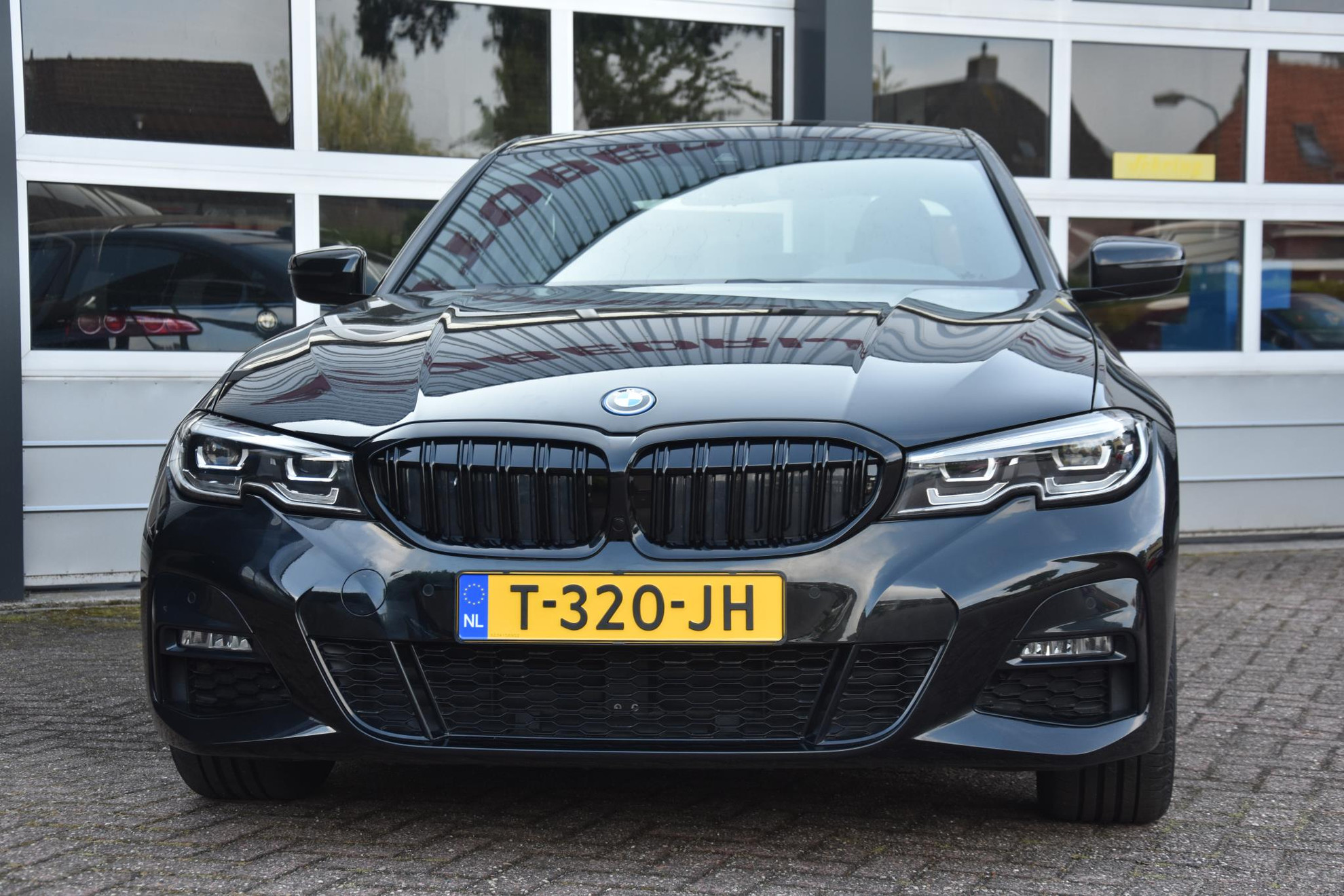 BMW 3-serie 330e M SPORT PAKKET LET OP; 18000KM NIEUW