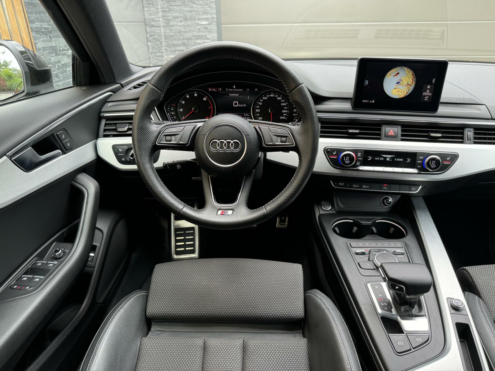 Audi A4 Avant 1.4 TFSI Sport S line | Automaat | LED | Navigatie MMI+ | Stoelverwarming | Parkeersensoren voor en achter | Keyless | Privacy glass