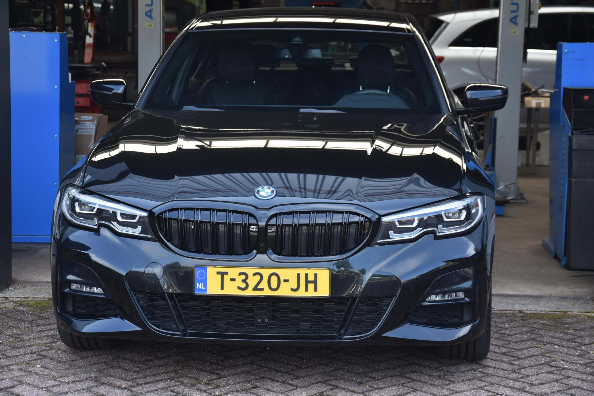 BMW 3-serie 330e M SPORT PAKKET LET OP; 18000KM NIEUW