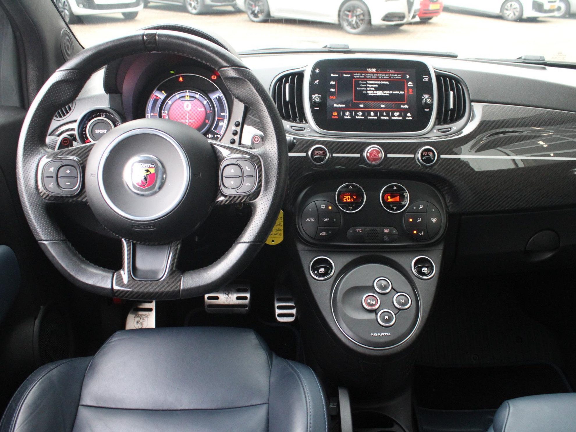 Abarth 695 1.4 T-Jet 180pk Aut. Rivale Anniversary | Clima | Schuif-/Kanteldak | Navi | Apple Carplay | 17″ | Akrapovic | nr. 170/175 | Uniek !