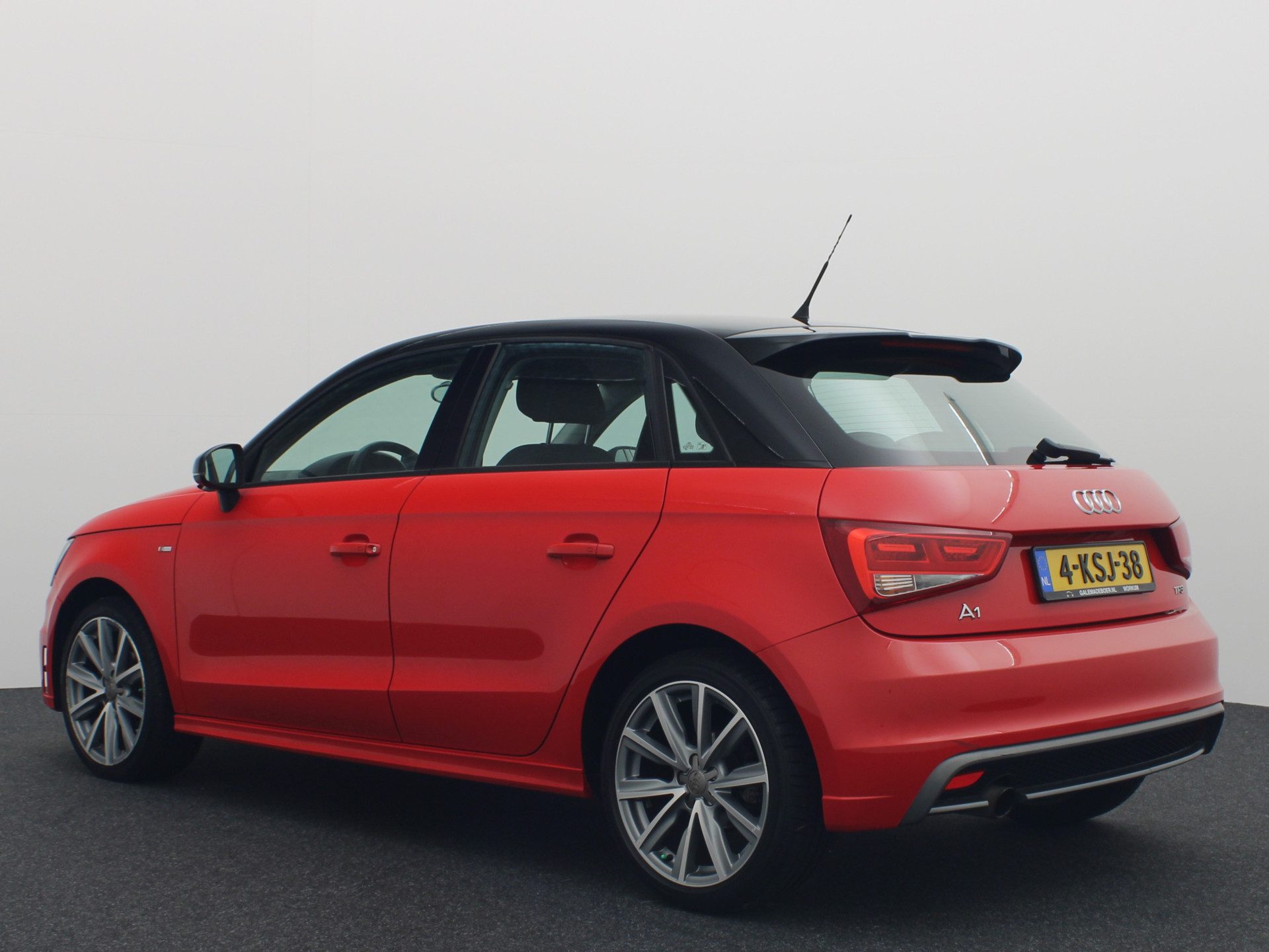 Audi A1 Sportback 1.2 TFSI Admired S-LINE / AIRCO / NAVI / BLUETOOTH / CRUISE / 5PERS / ELEK RAMEN / NL-AUTO