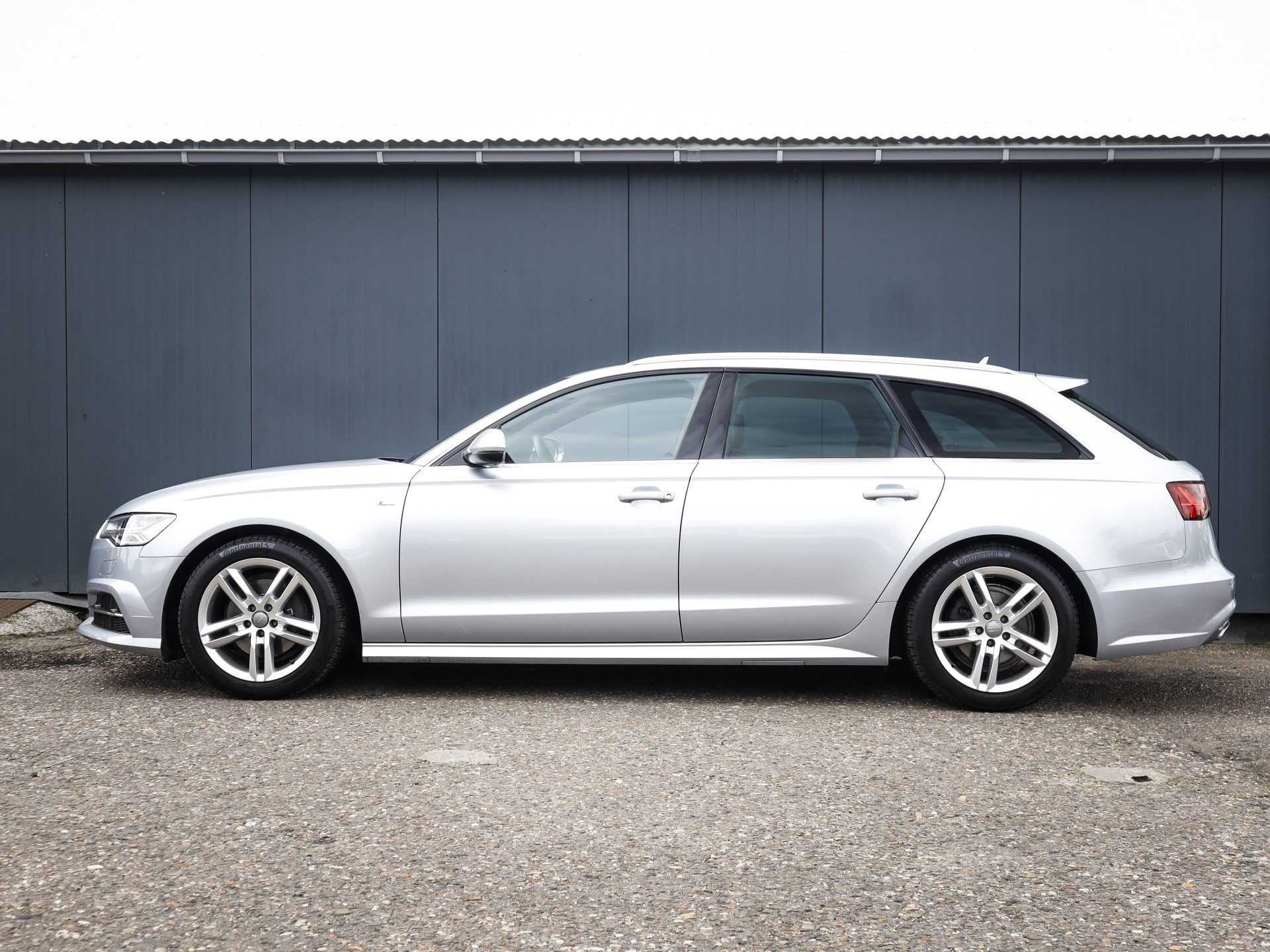 Audi A6 Avant 1.8 TFSI ultra Advance Sport (191 PK) 1e-Eig, Audi-Dealer-Onderh, 12-Mnd-BOVAG, NL-Auto, S-line, Navigatie, , Alarm-Klasse-3, Cruisecontrol, Parkeersensoren-V+A, Elek.-Achterklep, Licht-Zicht-Pakket, Sportstoelen, Lm-Velgen-18Inch, Privacy-Glas