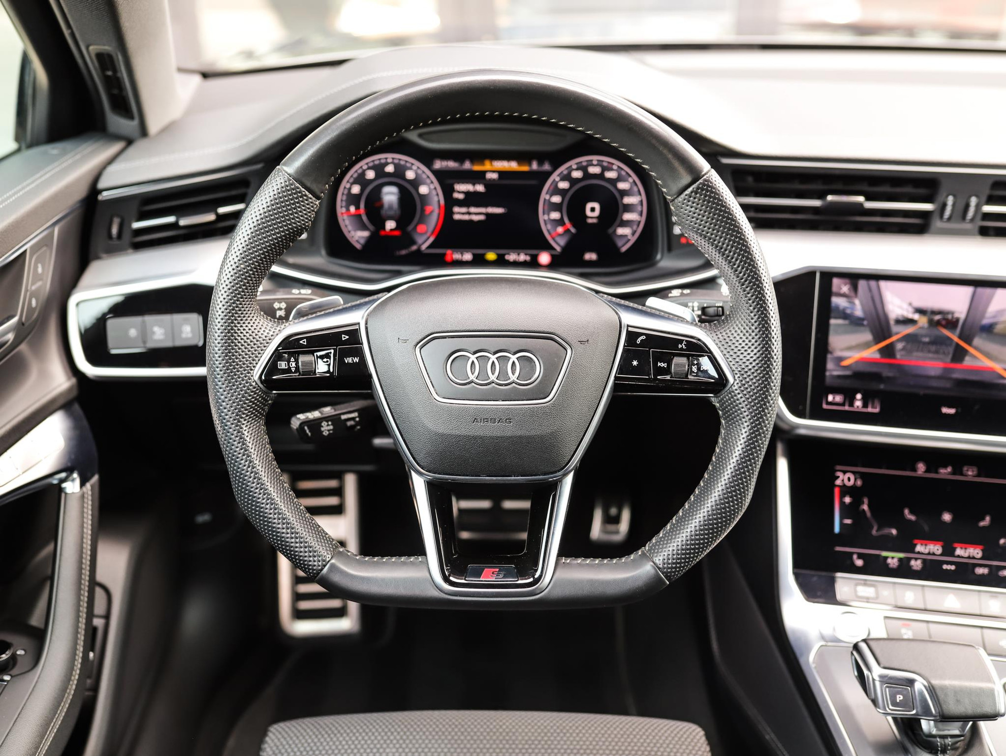 Audi A6 Avant 45 TFSI quattro S edition | 360° Camera | S-Line | Trekhaak | ACC | Stoelverw.