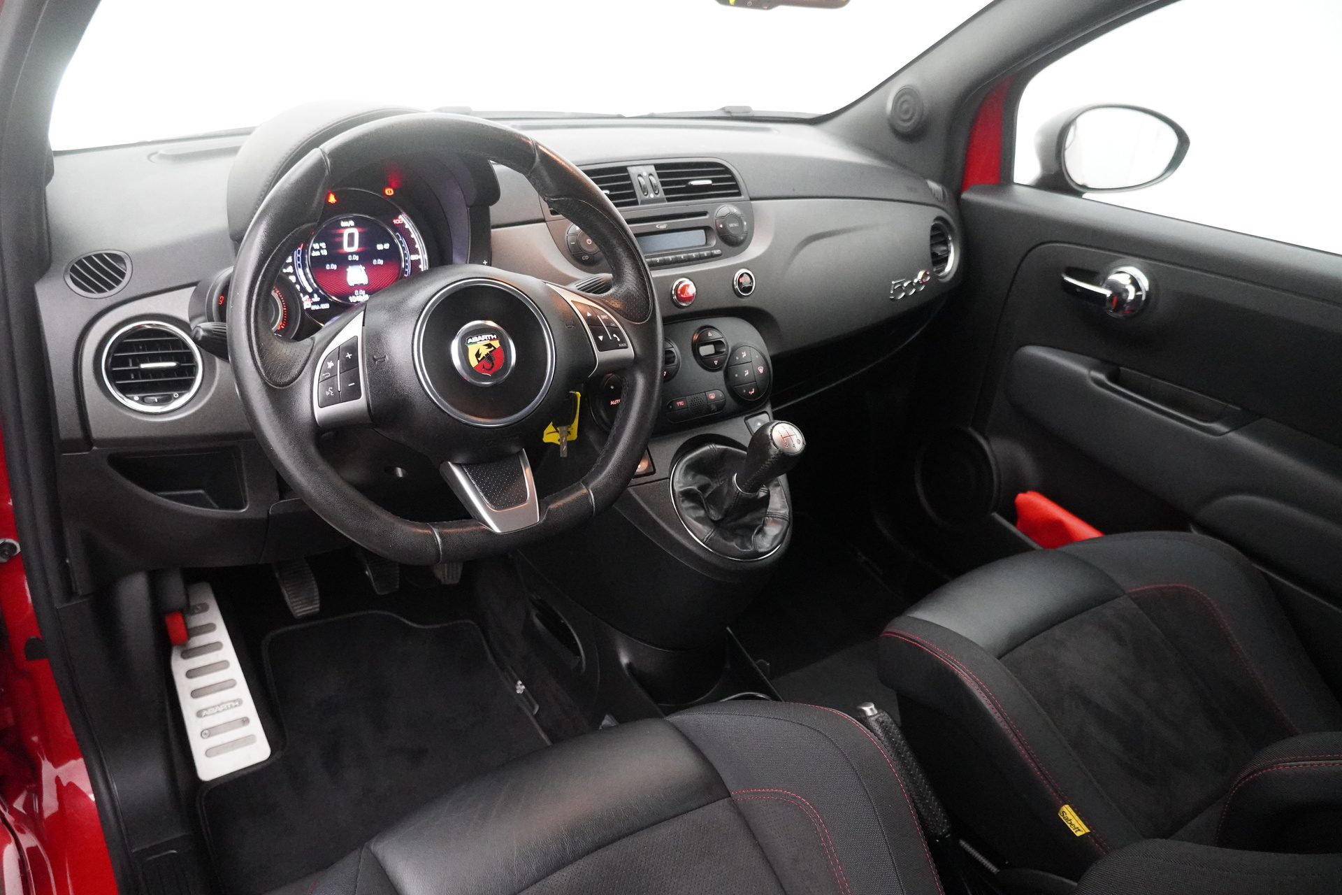 Abarth 595 – C BWJ 2016 1.4 T-Jet 180 PK  Abarth 595 Competizione CABRIO / HALF LEDER / SPORT STOELEN / CLIMA / LMV / AUX / PARKEERSENSOREN / STUURBEDIENING  / PARKEERSESORDEN