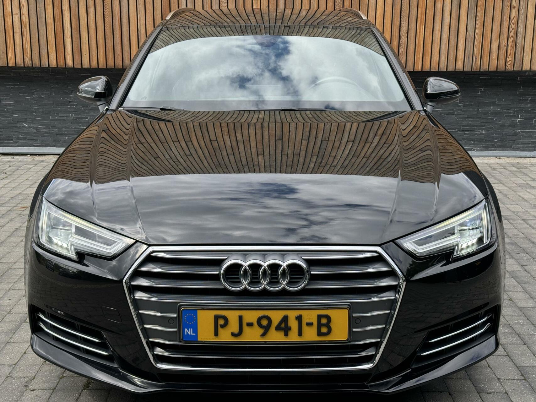 Audi A4 Avant 1.4 TFSI Sport S line | Automaat | LED | Navigatie MMI+ | Stoelverwarming | Parkeersensoren voor en achter | Keyless | Privacy glass