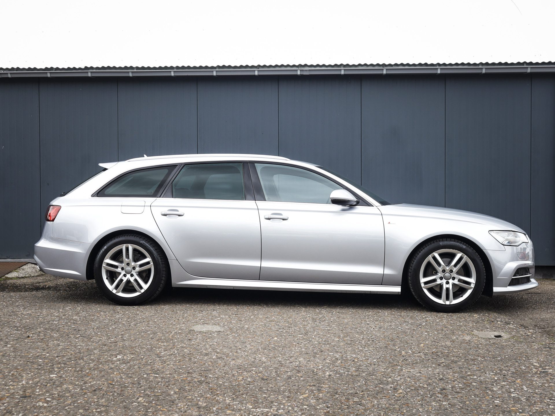 Audi A6 Avant 1.8 TFSI ultra Advance Sport (191 PK) 1e-Eig, Audi-Dealer-Onderh, 12-Mnd-BOVAG, NL-Auto, S-line, Navigatie, , Alarm-Klasse-3, Cruisecontrol, Parkeersensoren-V+A, Elek.-Achterklep, Licht-Zicht-Pakket, Sportstoelen, Lm-Velgen-18Inch, Privacy-Glas