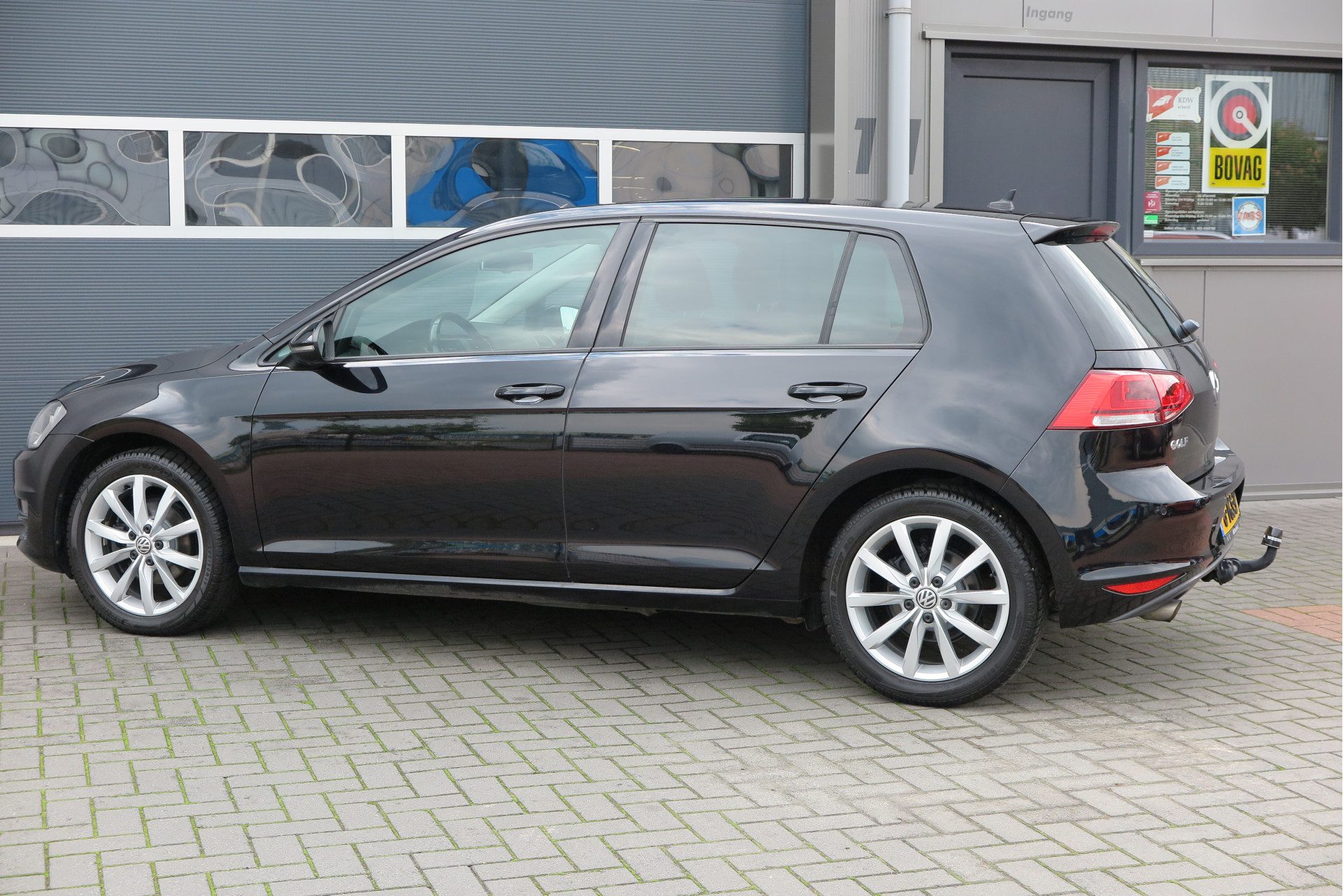 Volkswagen Golf 1.2 TSI 77kw 105pk Highline , Navi , pdc , trekhaak , Airco, Stoelverwarming + massage , Buitenspiegels inklapbaar,. etc