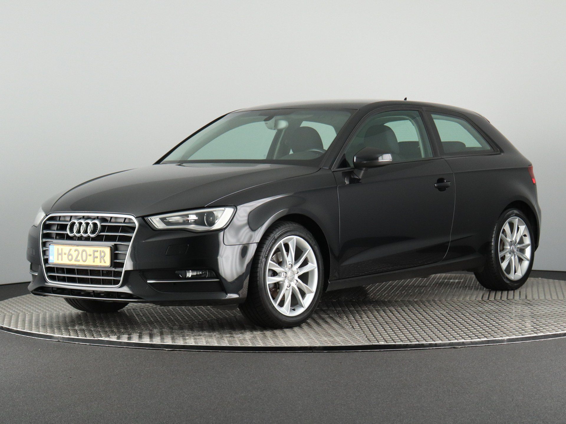 Audi A3 1.4 TFSI Attraction (Climate / Led / PDC / 17 Inch / Sportstoelen / Xenon)