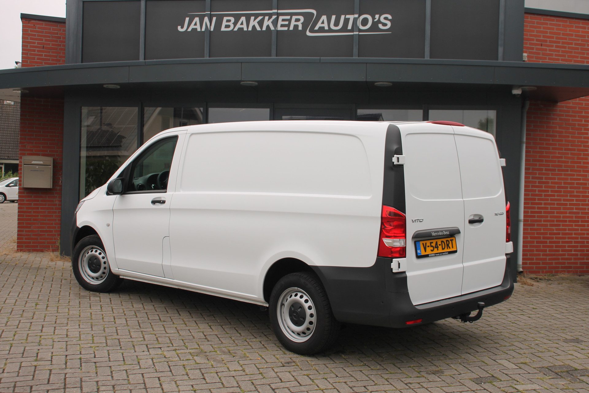 Mercedes-Benz Vito 110 CDI Lang | DEMO | Trekhaak | Camera ✅ Luxe tussenschot ✅ 3 persoons ✅ fabrieksgarantie