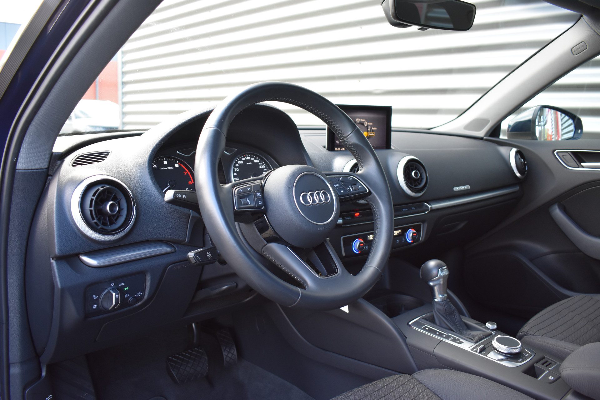 Audi A3 Sportback 30 g-tron Advance LED | Carplay | Sportstoelen | Navi | Clima | PDC | LMV