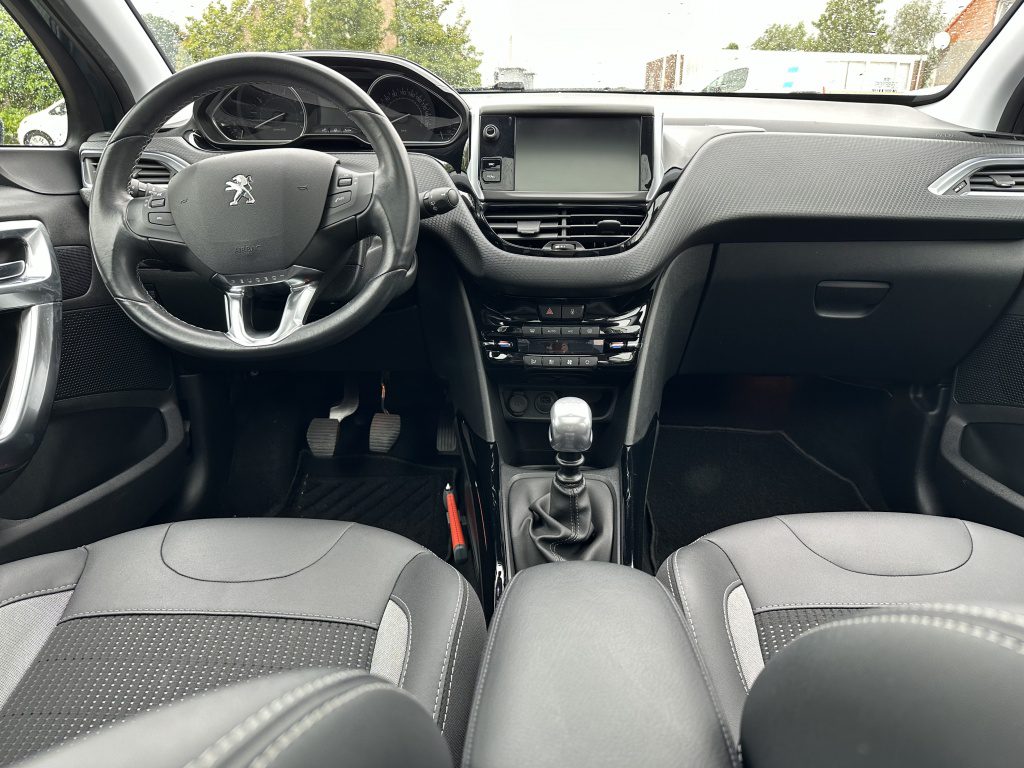 Peugeot 2008 1.2 Allure 130PK | 100% door ons onderhouden |