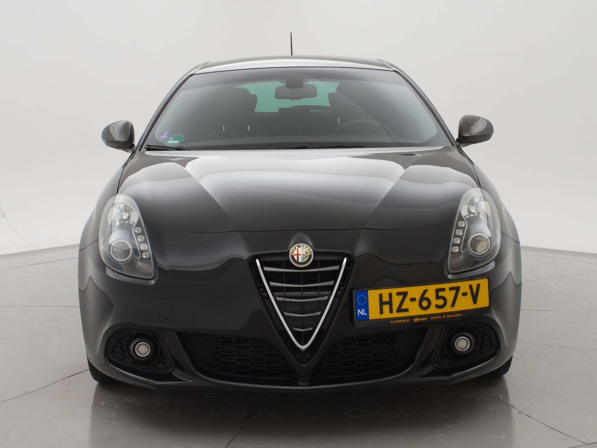 Alfa Romeo Giulietta 1.4 T 170 PK EXCLUSIVE AUT. + 18 INCH / NAVIGATIE / CRUISE / CLIMATE CONTROL