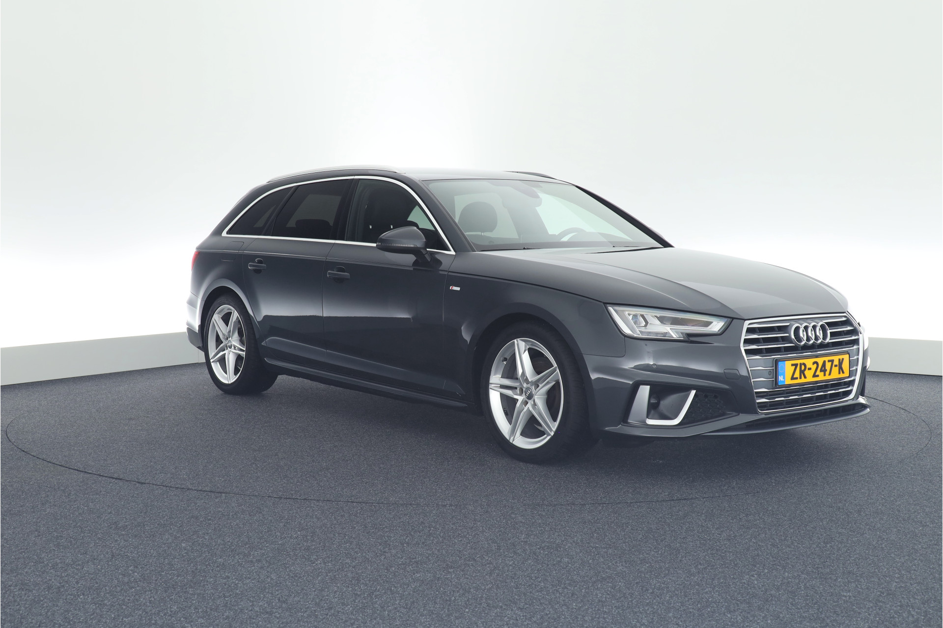 Audi A4 Avant 40 TFSI 190pk S-Tronic S-Line Sport ACC Virtual Cockpit Camera Leder Led Navigatie