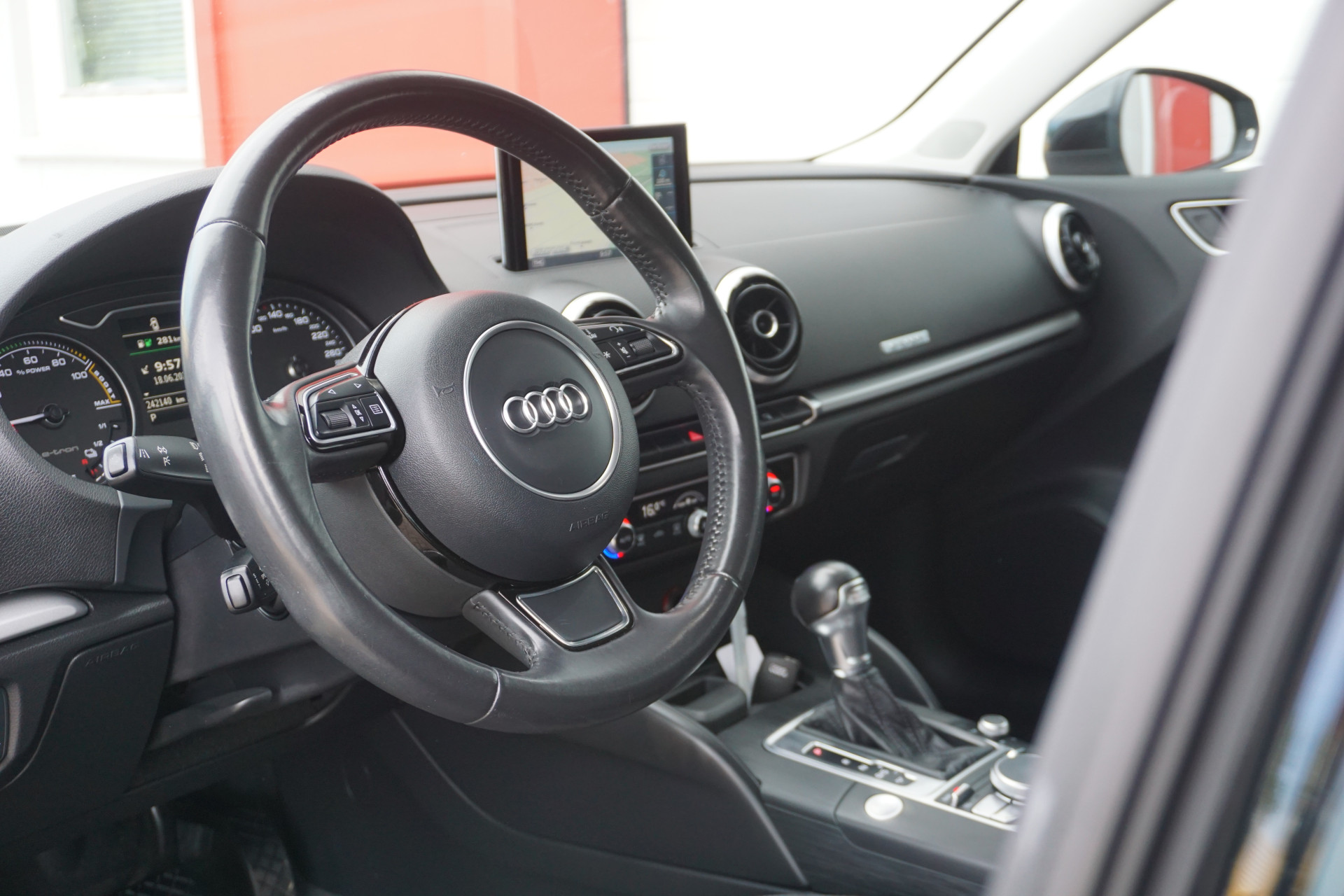 Audi A3 Sportback 1.4 e-tron PHEV Attraction Pro Line plus | LED | Navigatie | Climate | Origineel NL |