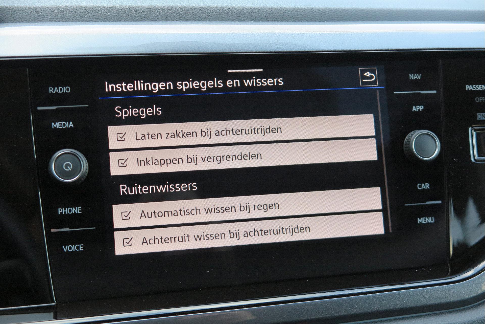 Volkswagen Taigo 1.0 TSI 81kw 110pk Style DSG Virtual cockpit , Pano dak ,Led verlichting, Navi, PDC, ACC, Lane assist, Carplay,  Beats audio, Keyless ,etc. Fabrieksgarantie t/m 01-2025