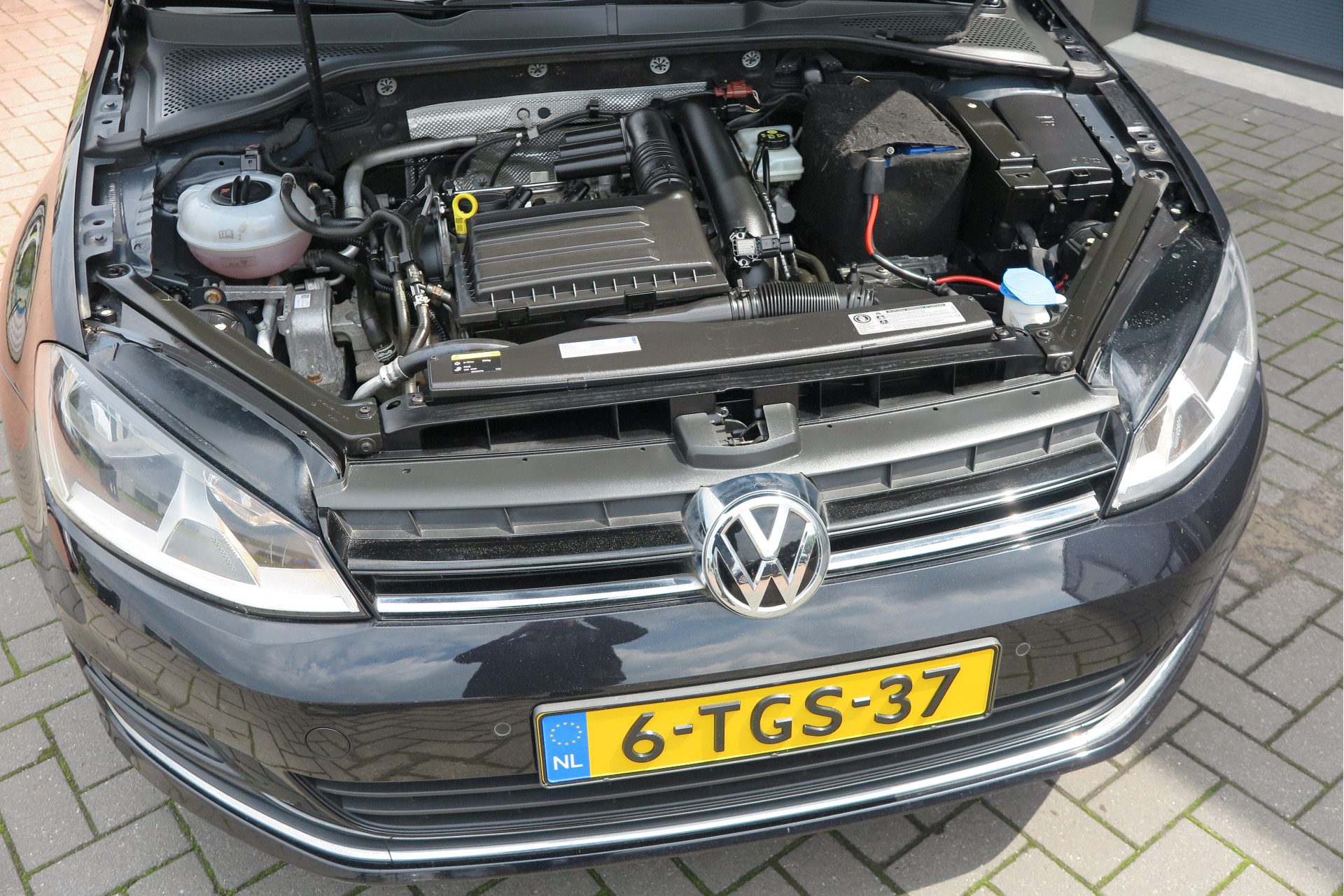 Volkswagen Golf 1.2 TSI 77kw 105pk Highline , Navi , pdc , trekhaak , Airco, Stoelverwarming + massage , Buitenspiegels inklapbaar,. etc