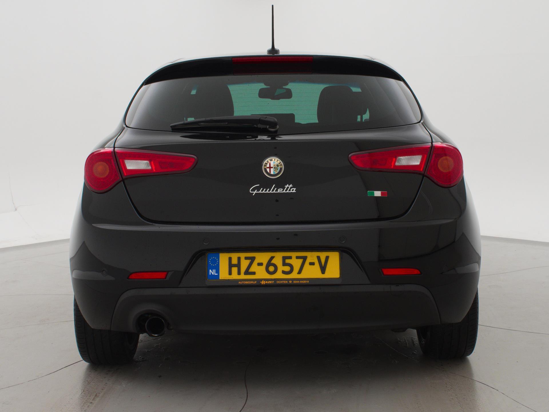 Alfa Romeo Giulietta 1.4 T 170 PK EXCLUSIVE AUT. + 18 INCH / NAVIGATIE / CRUISE / CLIMATE CONTROL