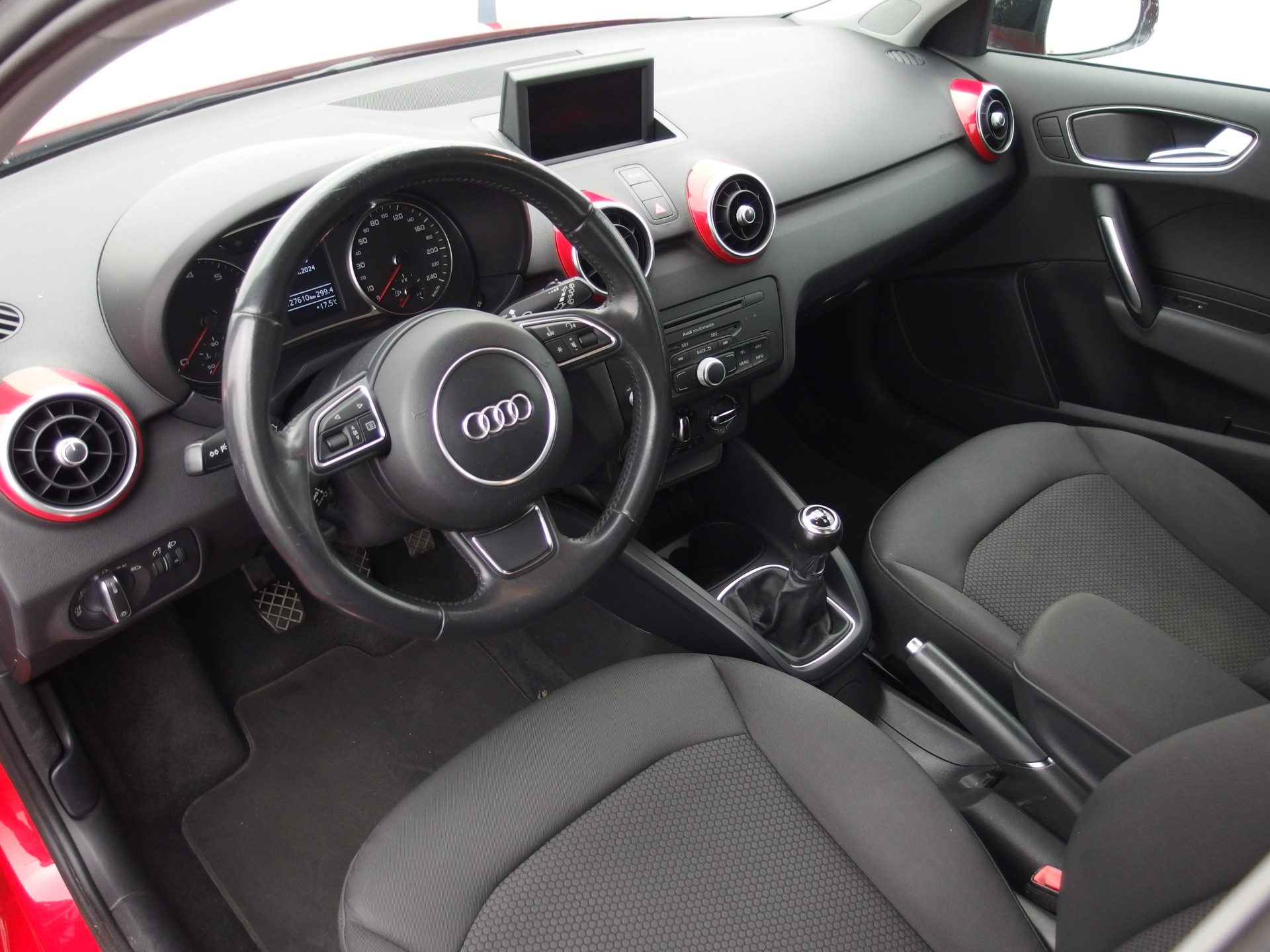 Audi A1 Sportback 1.2 TFSI Admired S-LINE / AIRCO / NAVI / BLUETOOTH / CRUISE / 5PERS / ELEK RAMEN / NL-AUTO