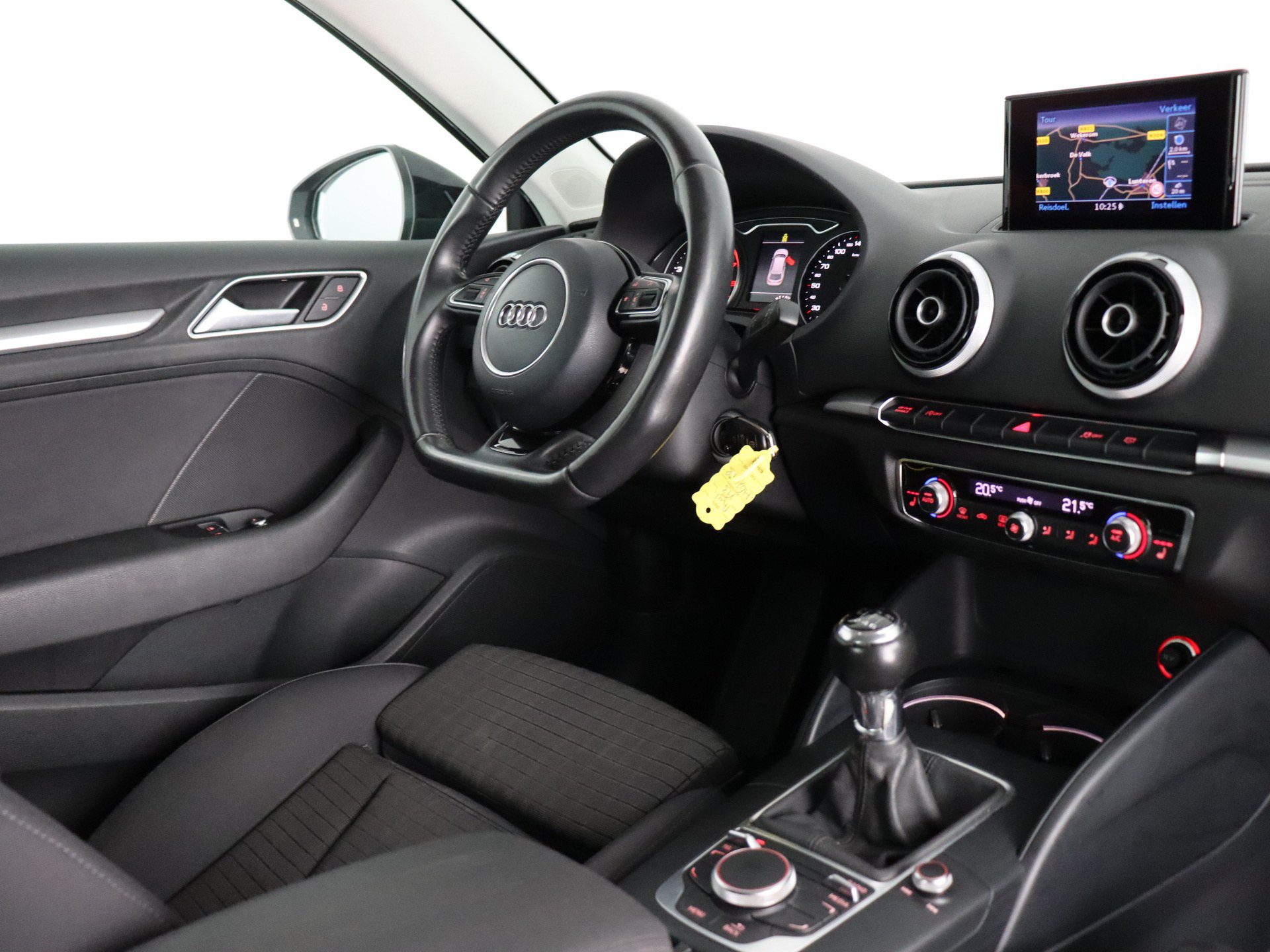 Audi A3 1.4 TFSI Attraction (Climate / Led / PDC / 17 Inch / Sportstoelen / Xenon)