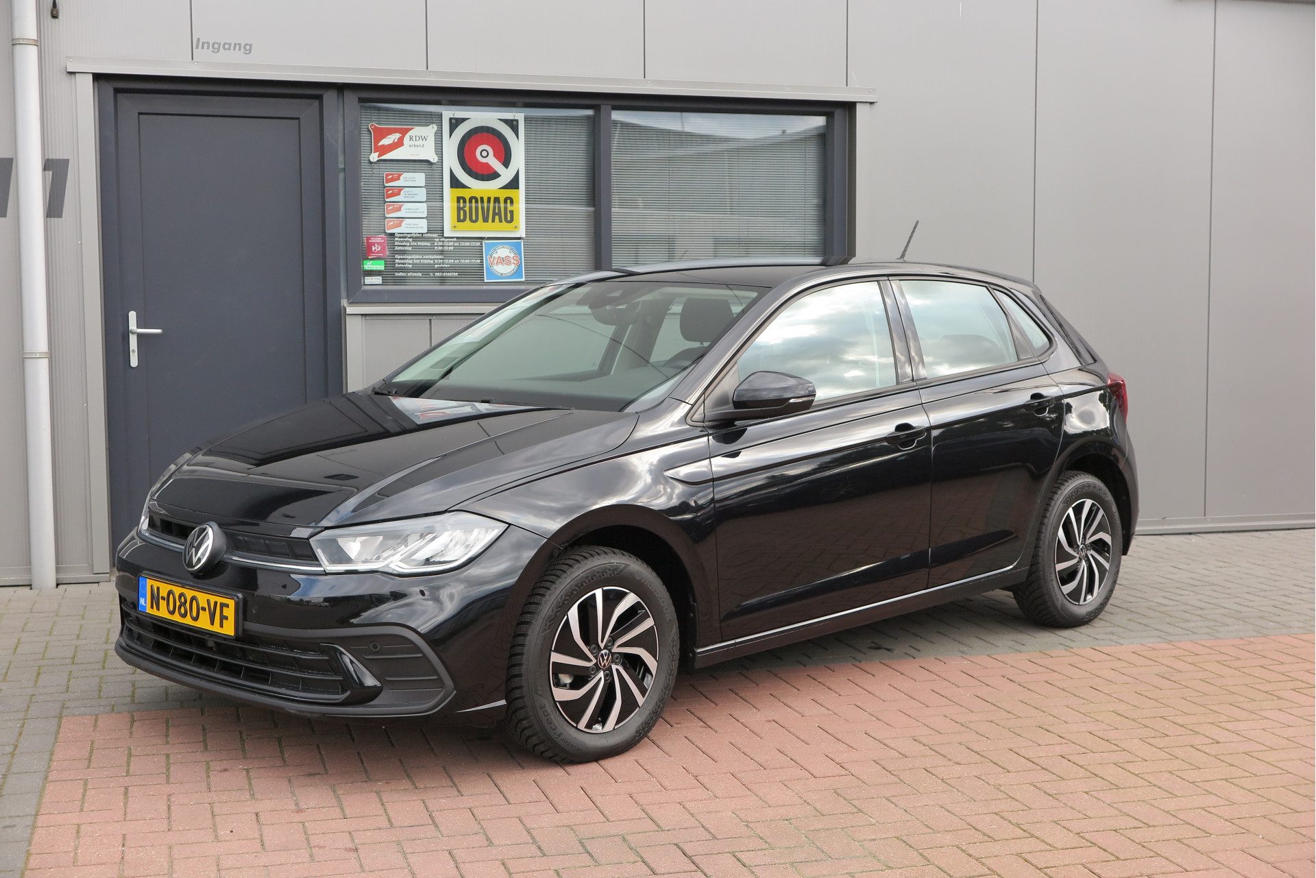 Volkswagen Polo 1.0 TSI 95pk Life Adaptive cruise, DAB+ , Carplay, PDC , Buitenspiegels inklapbaar. Navigeren via smartphone,etc.