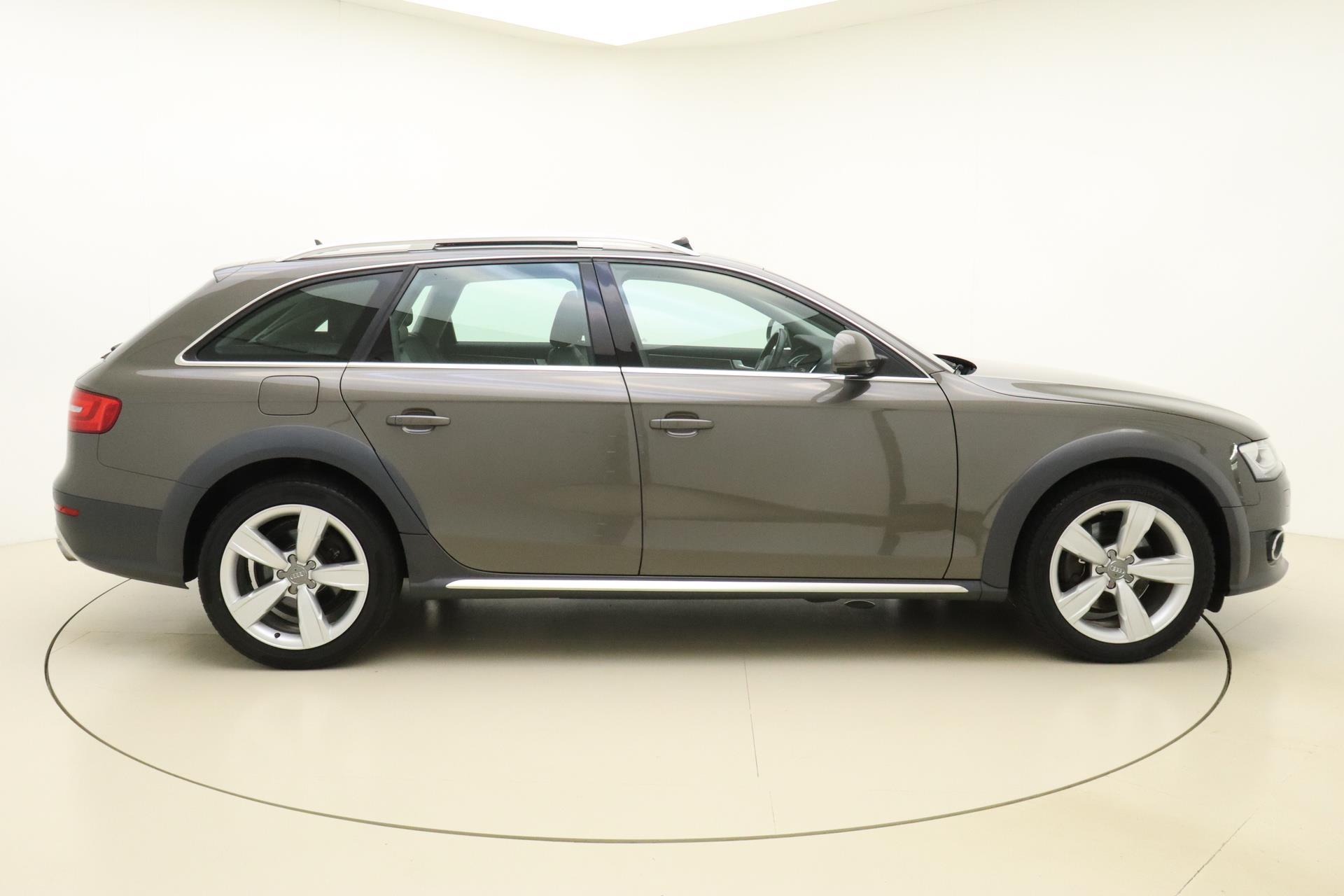 Audi A4 allroad quattro 2.0 TFSI Pro Line Automaat | Opendak | Leder | Elek. Achterklep | Camera | Navigatie