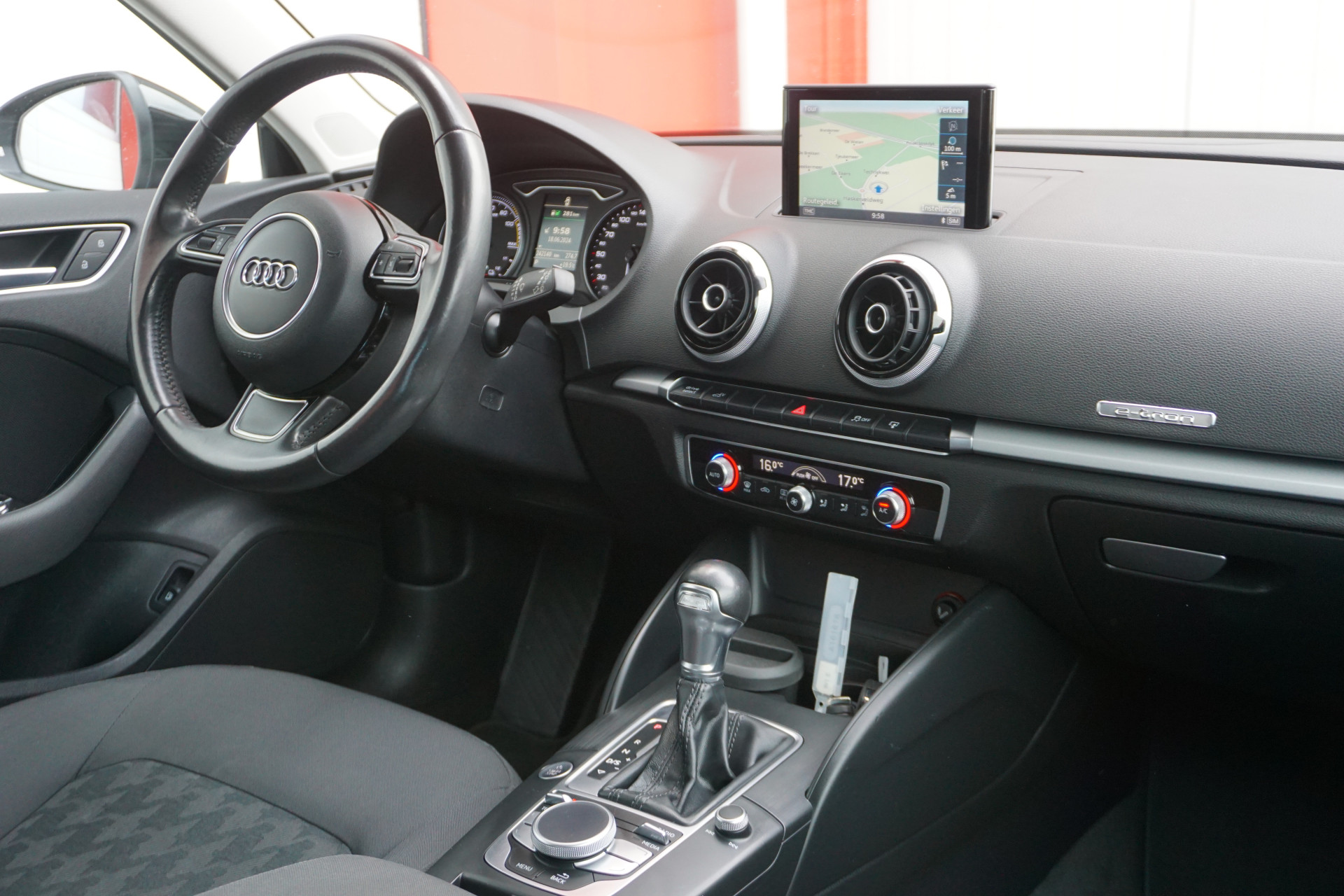 Audi A3 Sportback 1.4 e-tron PHEV Attraction Pro Line plus | LED | Navigatie | Climate | Origineel NL |