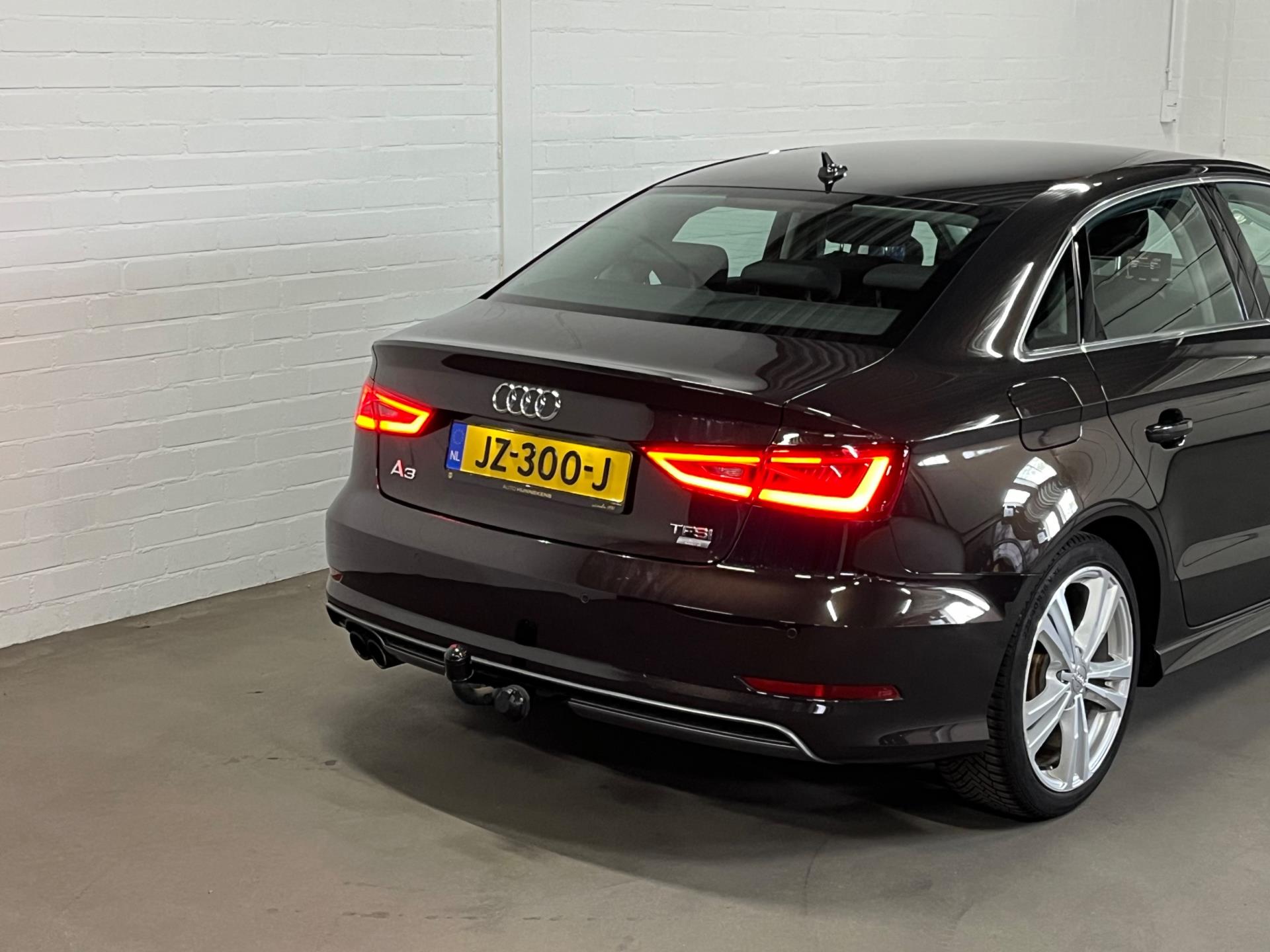 Audi A3 Limousine 1.4 TFSI | Navigatie | Cruise & Climate c . | Parkeersensoren | 18” LM wielen