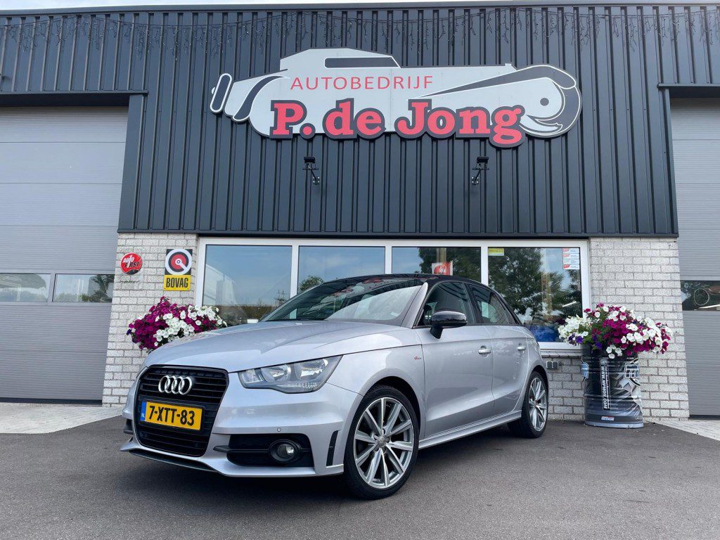 Audi A1 1.2 TFSI Admired S-line Navi Bluetooth PDC Onderhoudsfacturen a