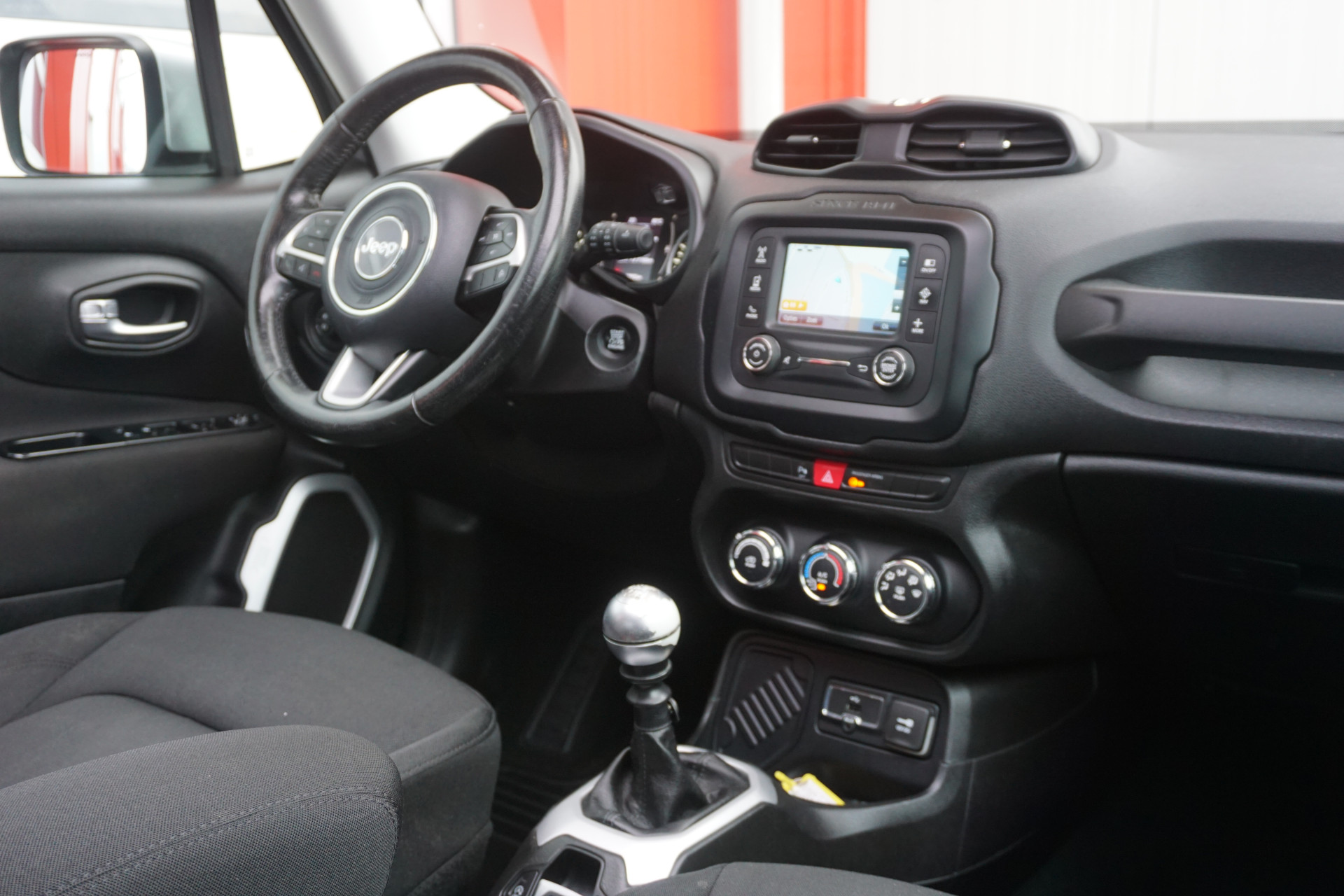 Jeep Renegade 1.4 MultiAir Freedom | Panoramadak | Navigatie | Cruise Control | Origineel NL |