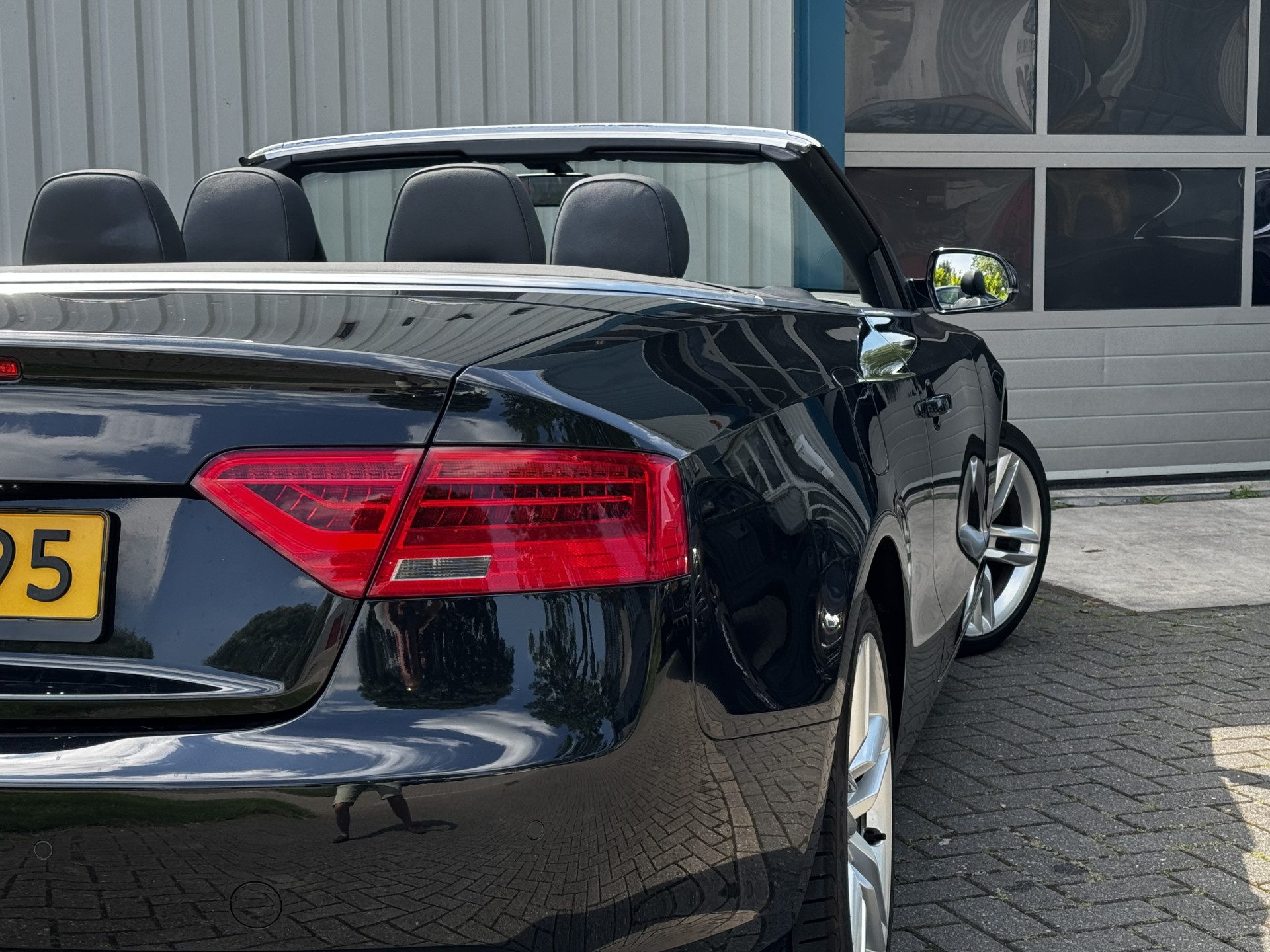 Audi A5 Cabriolet 1.8 TFSI Sport / Nav / Xenon / Sport int / Leder / Automaat / Org Nederlands geleverd / Top onderhouden!