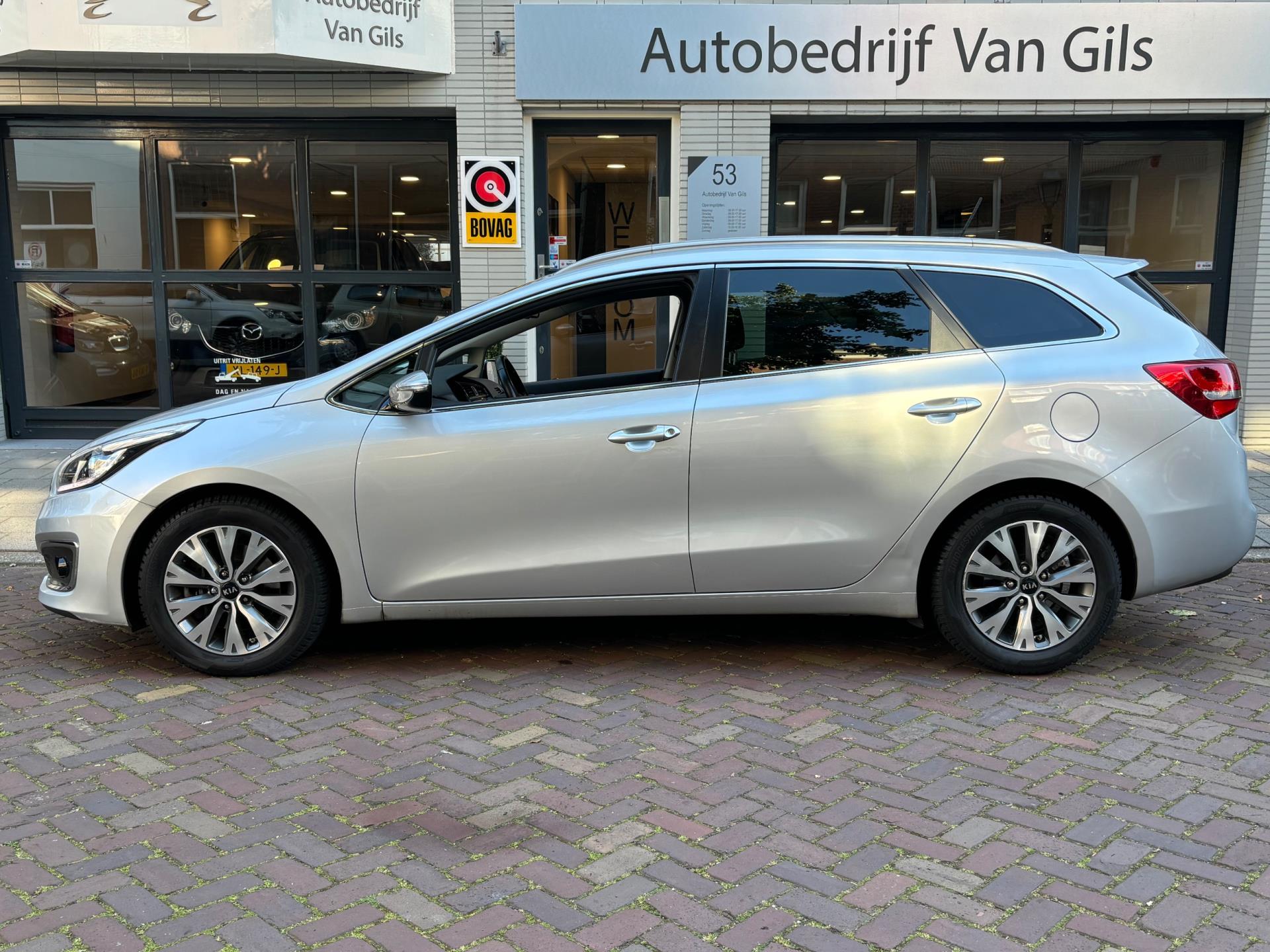 Kia Cee’d Sportswagon 1.6 CRDi Business Navigator | AIRCO | NAVIGATIE | LED | LMV | PDC | CAMERA |