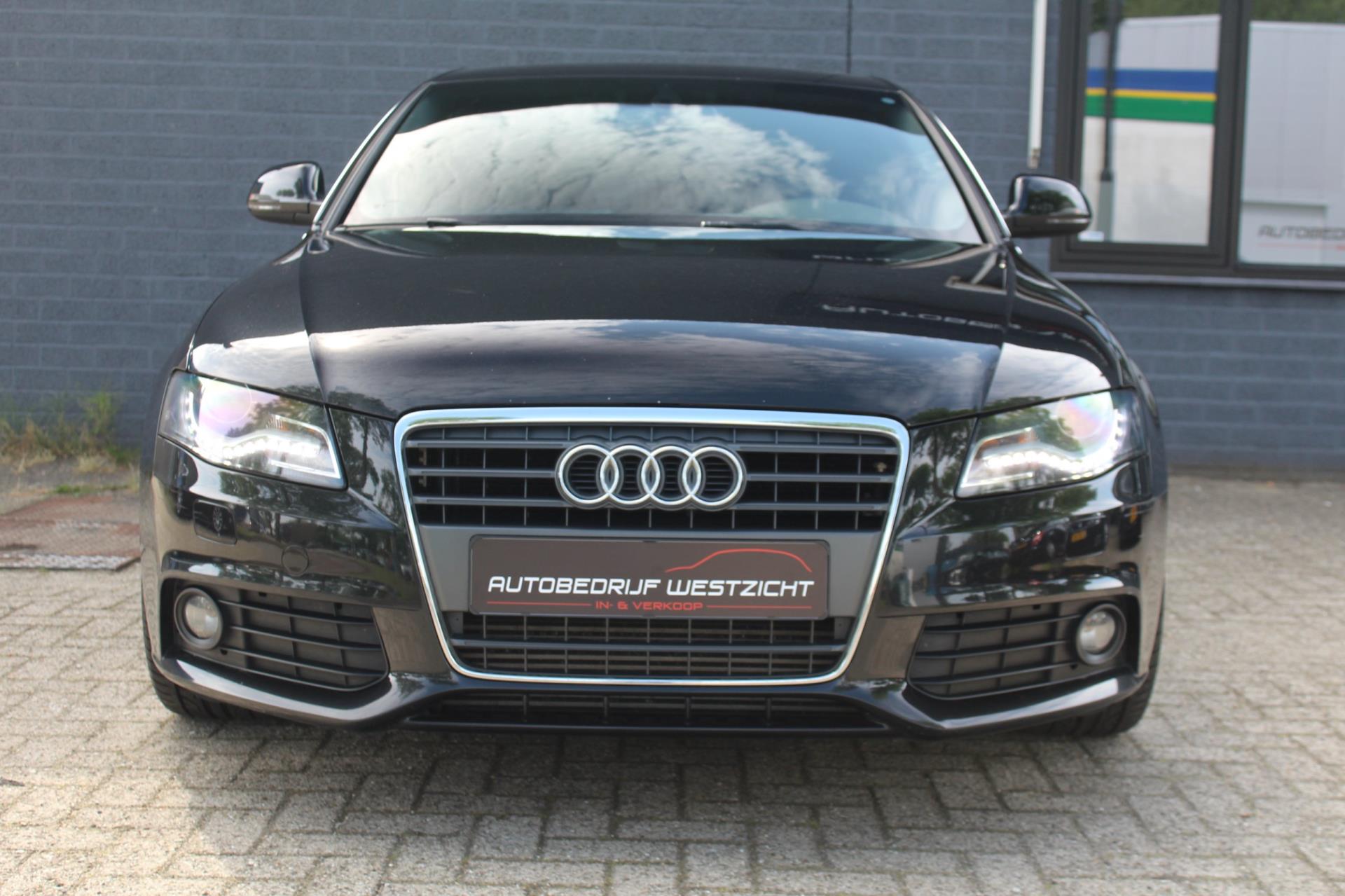 Audi A4 Limousine 2.0 TFSI, S-Line, 210PK, Youngtimer, NAP!