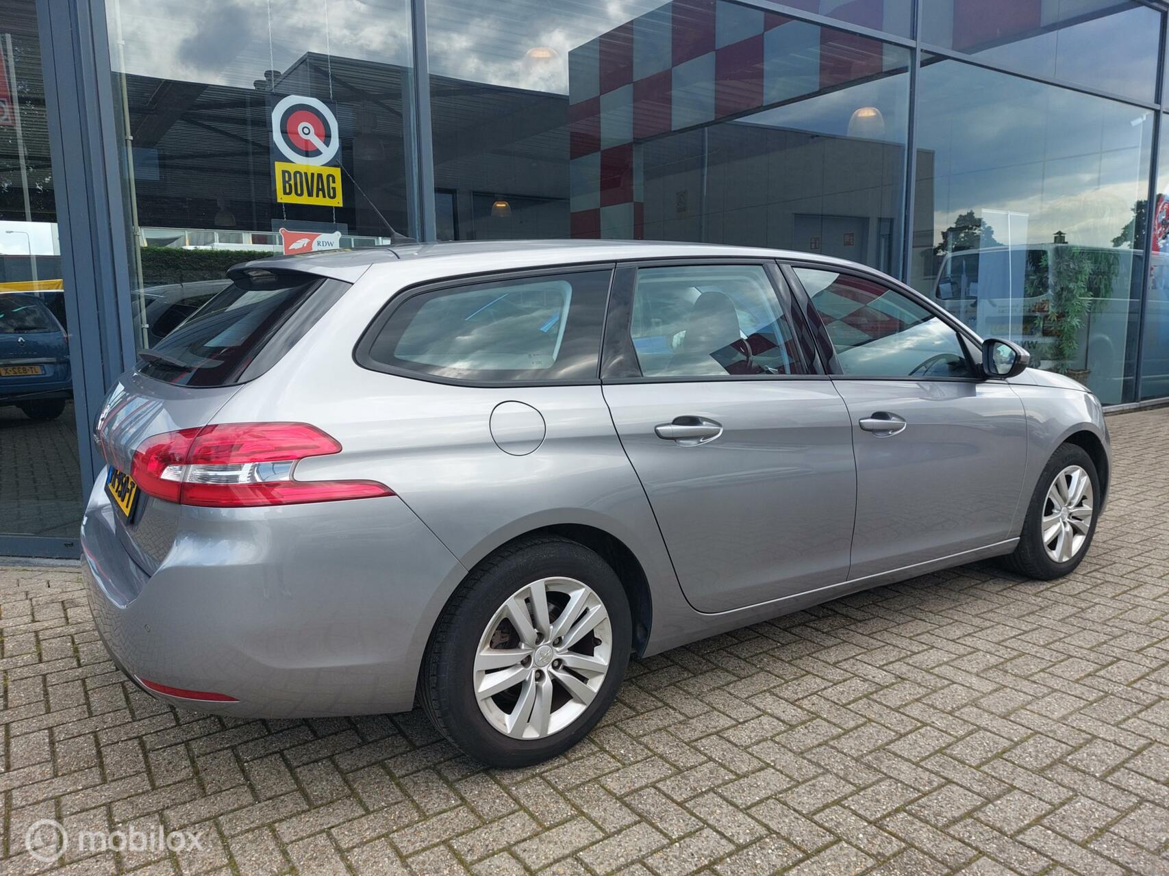 Peugeot 308 SW 1.2 PureTech Blue Lease Premium